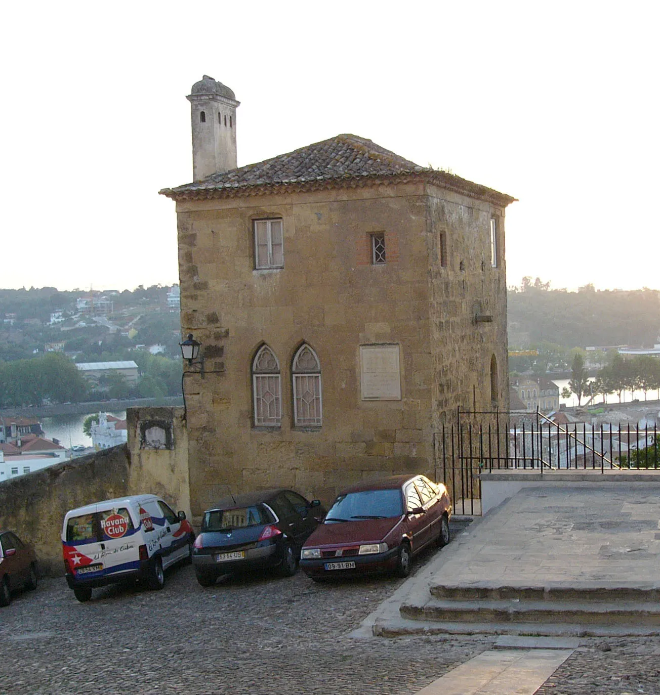 Grafika godzin otwarcia Anto Tower – Coimbra Guitar and Fado Centre