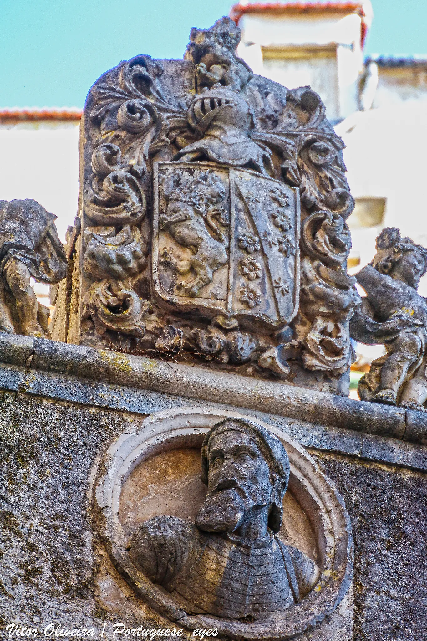 Vista de detalle de la Torre de Anto – Centro de la Guitarra y el Fado de Coímbra, en Coímbra.