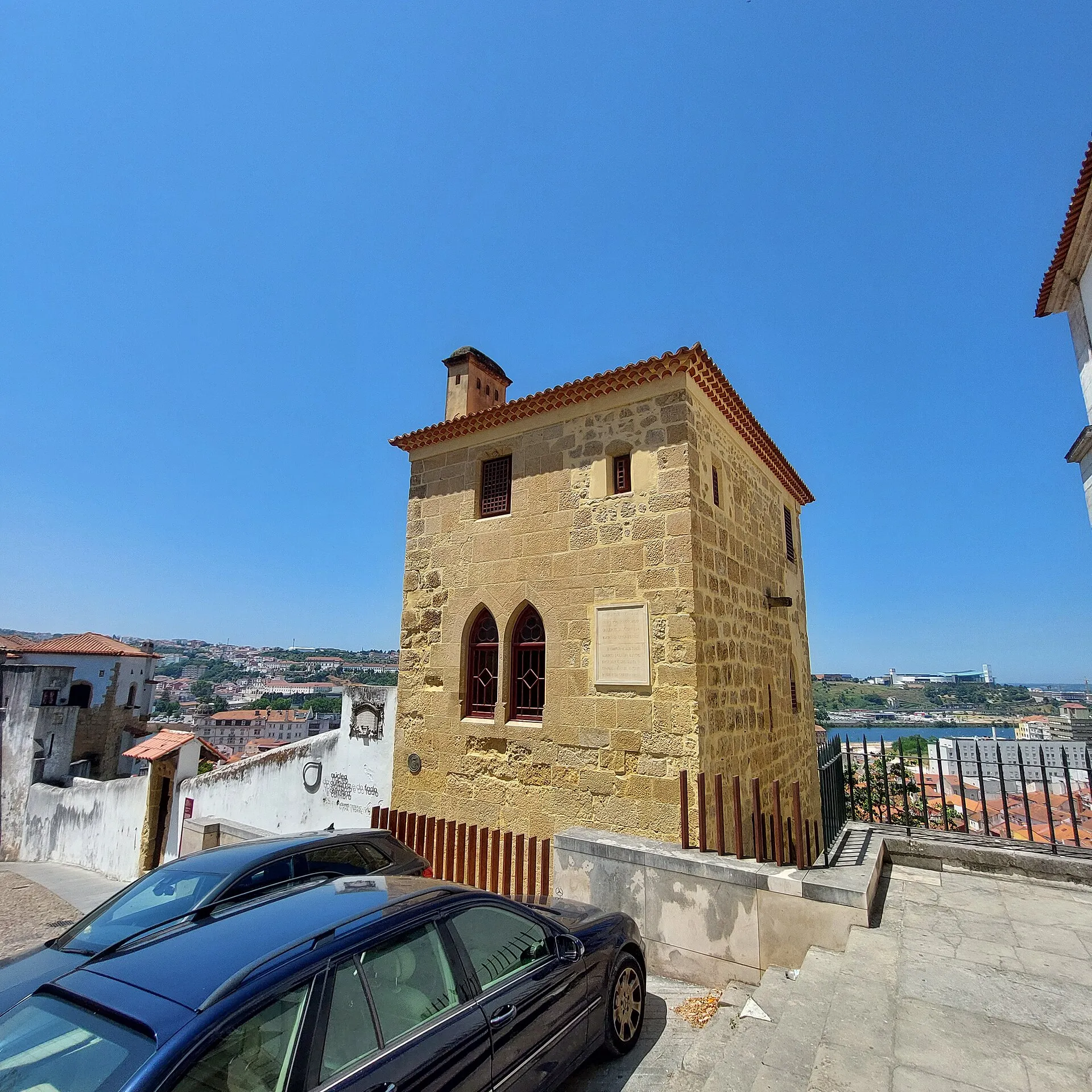 Vista representativa de la Torre de Anto – Centro de la Guitarra y el Fado de Coímbra en Coímbra.