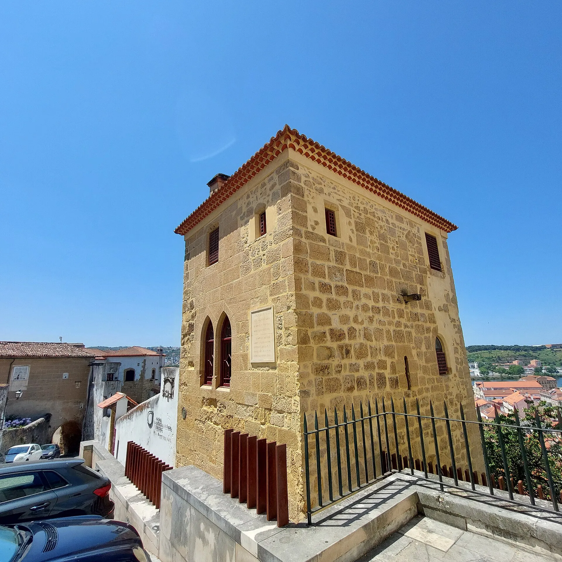 Vista representativa de la Torre de Anto – Centro de la Guitarra y el Fado de Coimbra en Coimbra.