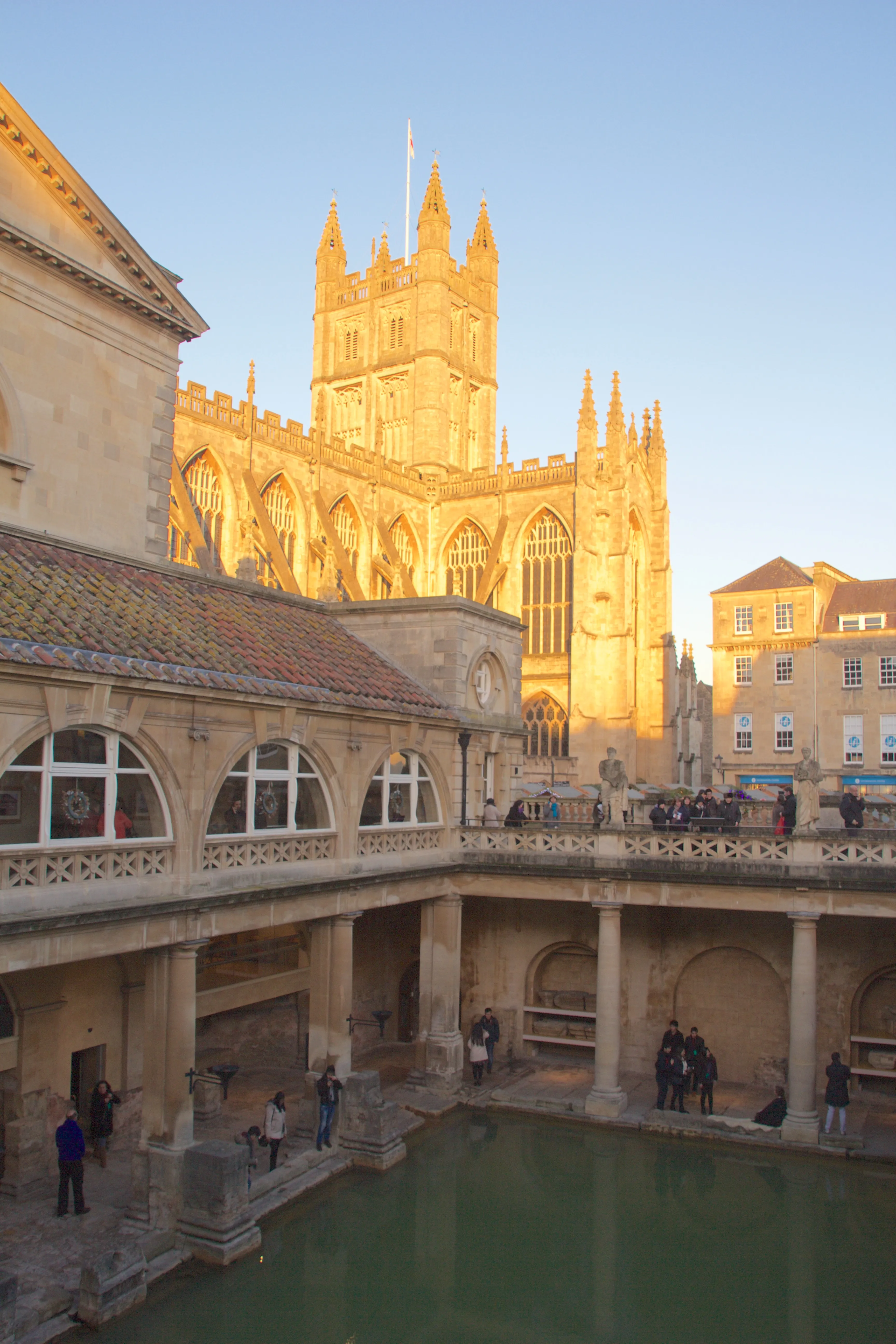 Vista representativa de la Abadía de Bath en Bath.