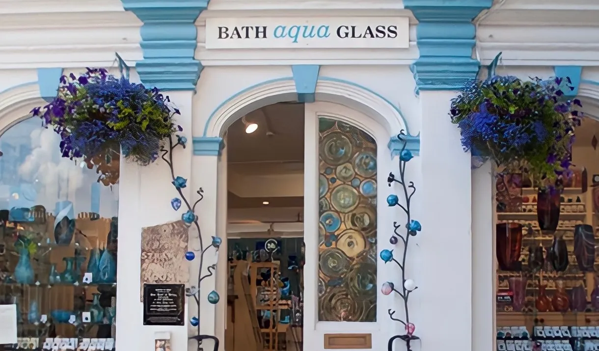 Vista representativa de Bath Aqua Glass en Bath.