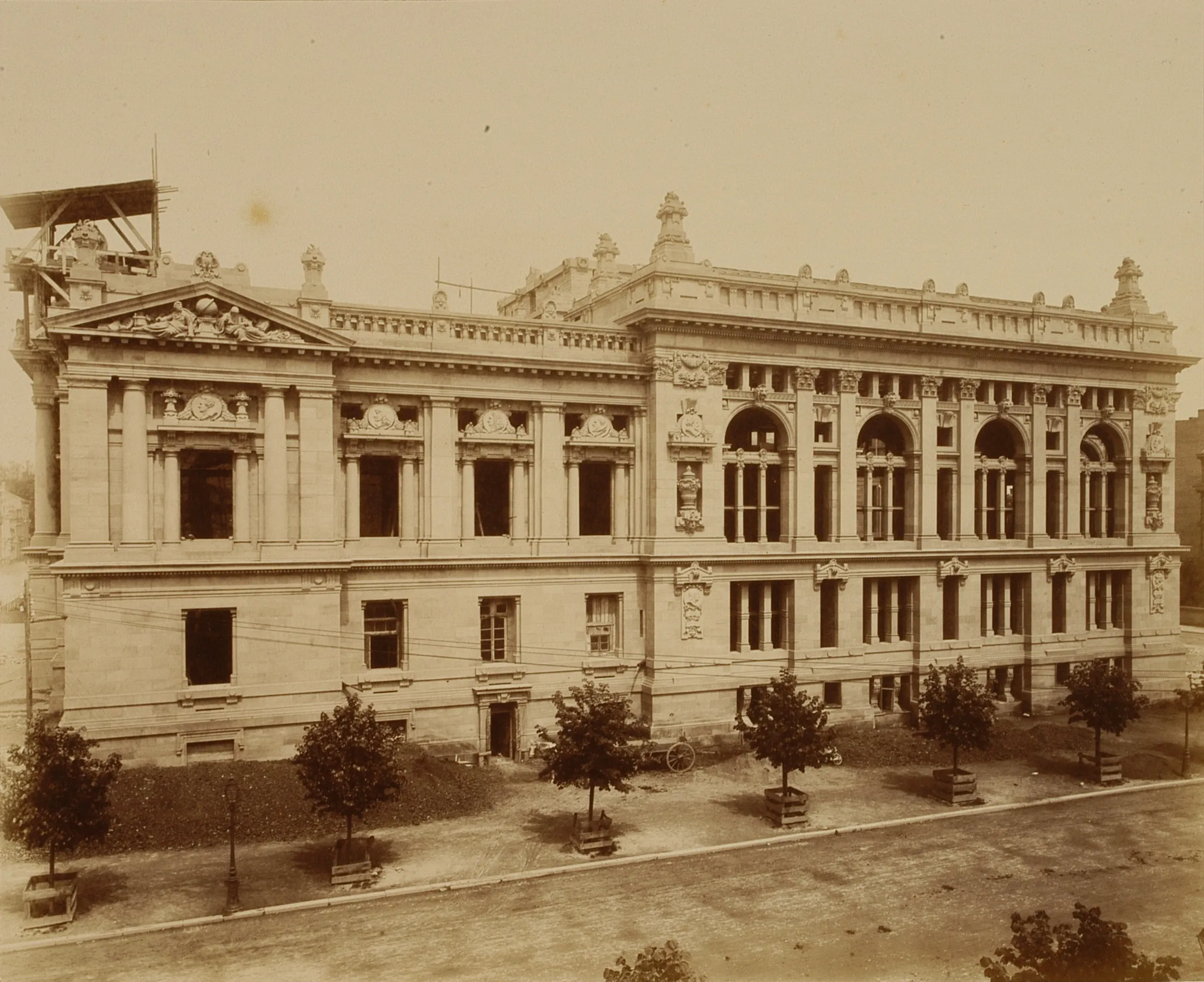 Vista representativa de la Biblioteca Nacional y Universitaria de Estrasburgo en Estrasburgo.
