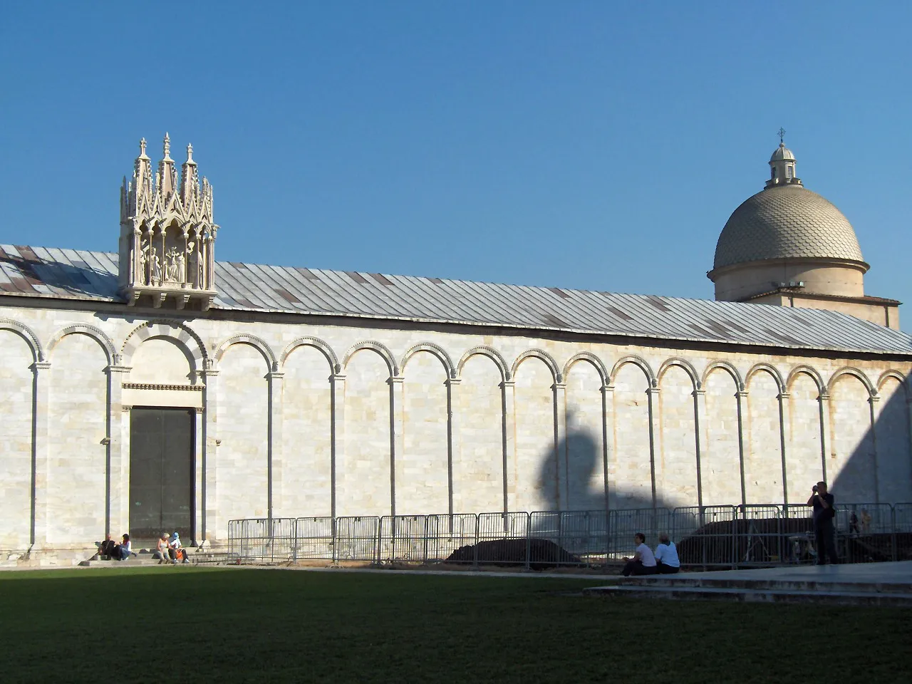 Representative view of Camposanto Monumentale in Pisa.