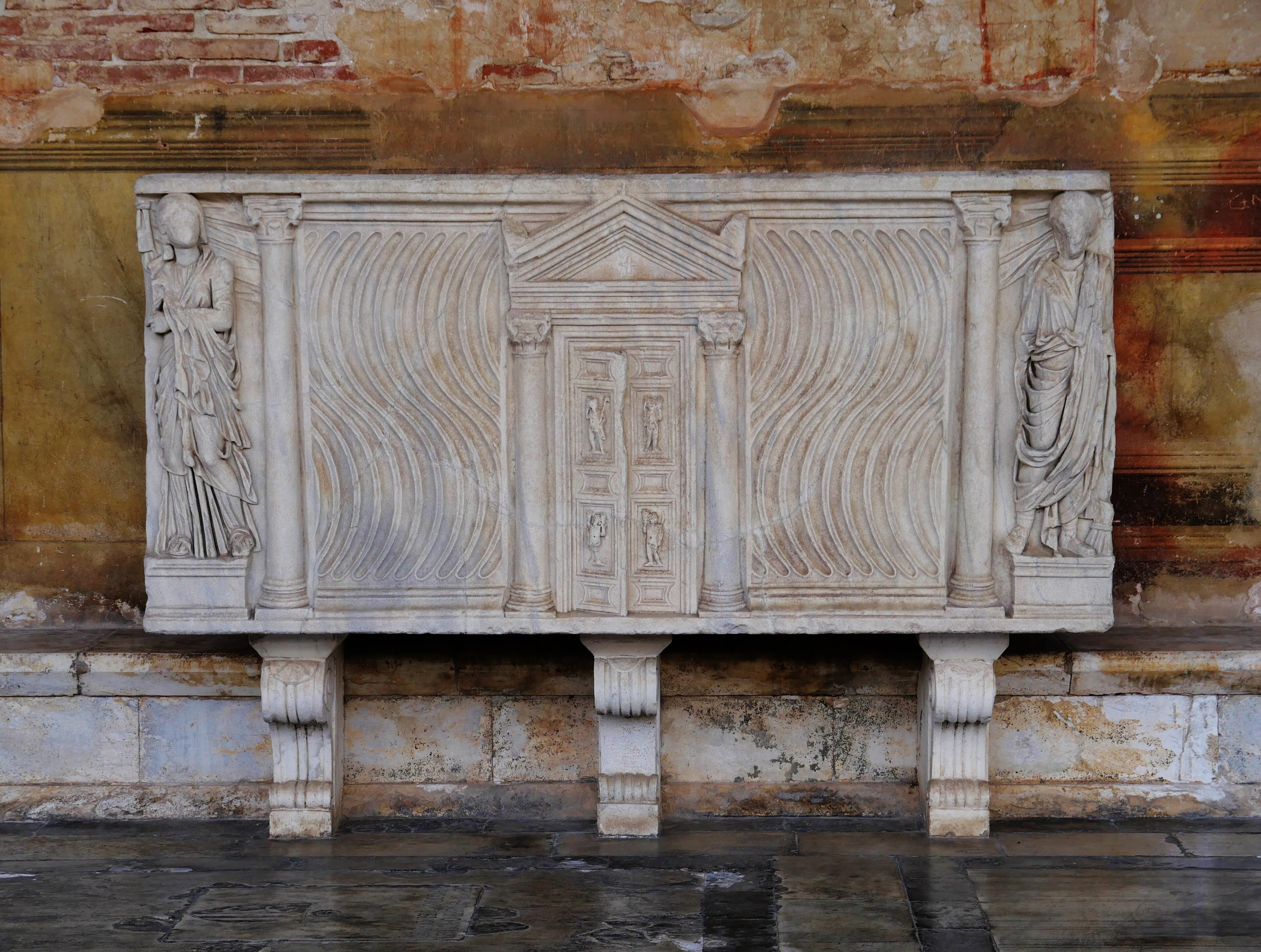 Representative view of Camposanto Monumentale in Pisa.