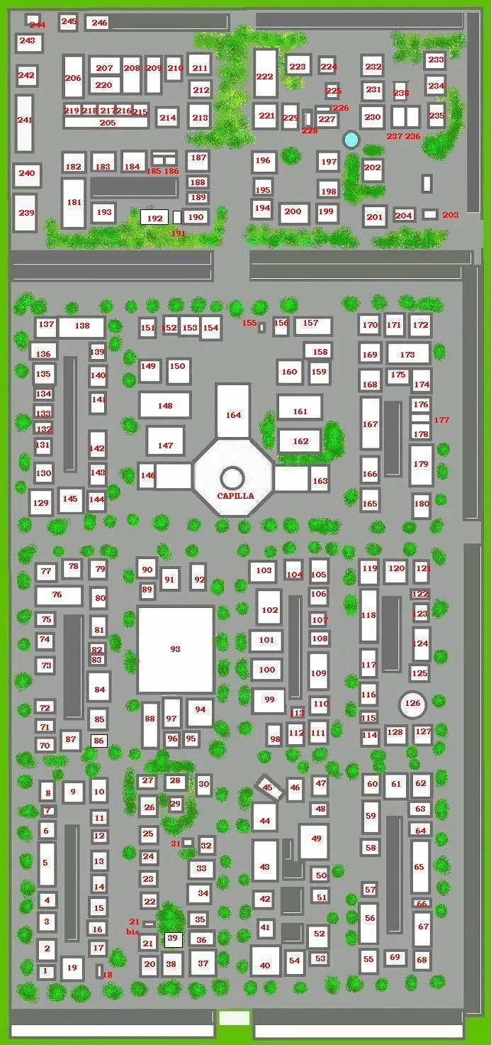 Mapa del Cementerio Histórico de San Miguel que muestra las parcelas numeradas, los senderos, los árboles y una capilla central etiquetada como Capilla.