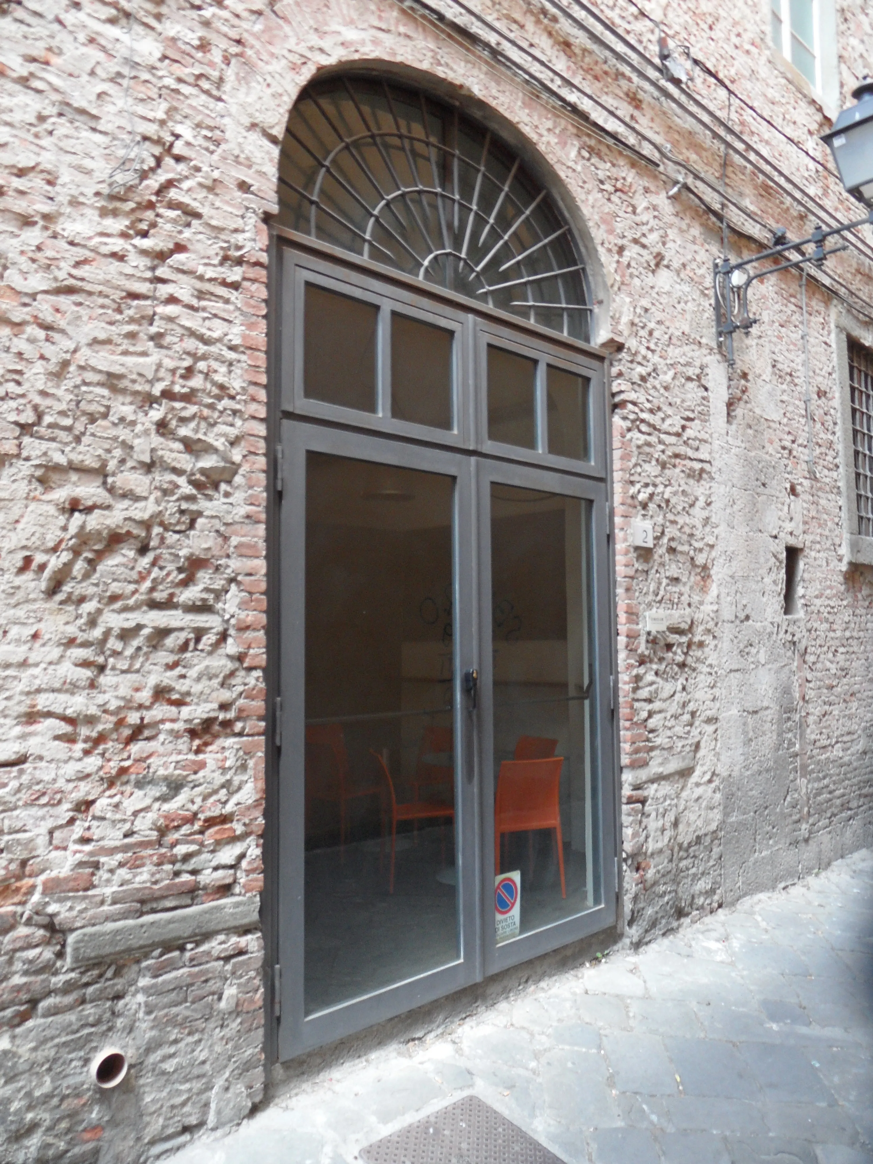 Vista representativa del Cinema Arsenale en Pisa.