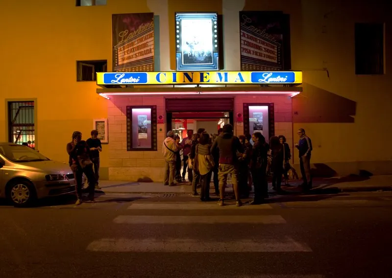 Vista representativa del Lanteri Cinema Caffè en Pisa.