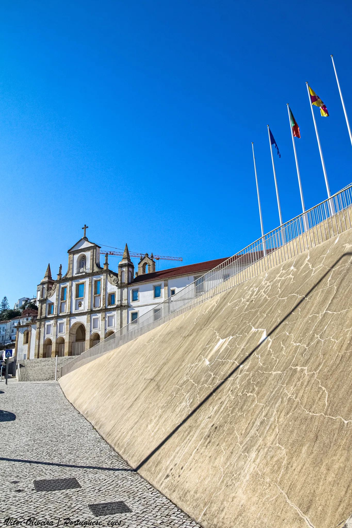 Vista representativa del Convento São Francisco en Coímbra.