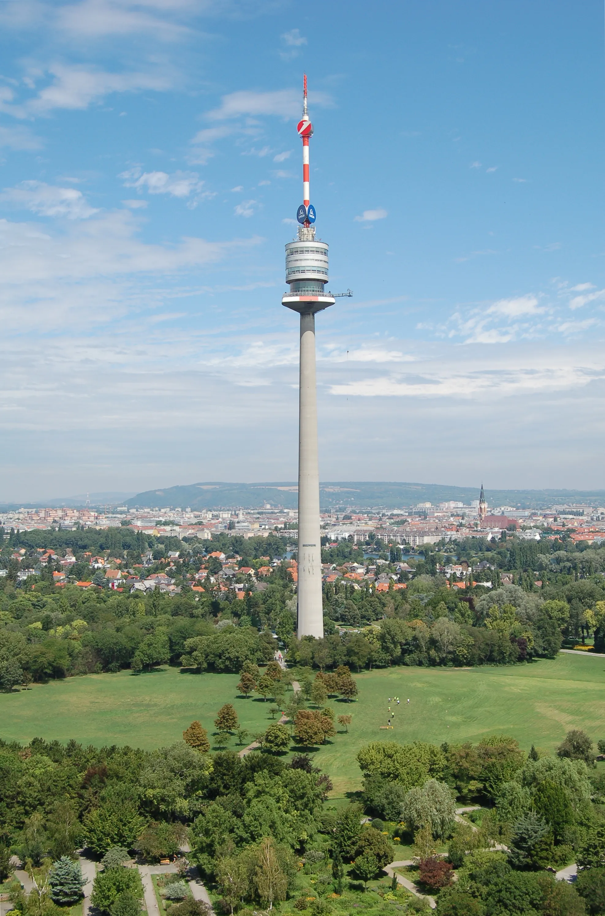 Museum opening-hours graphic for Danube Tower