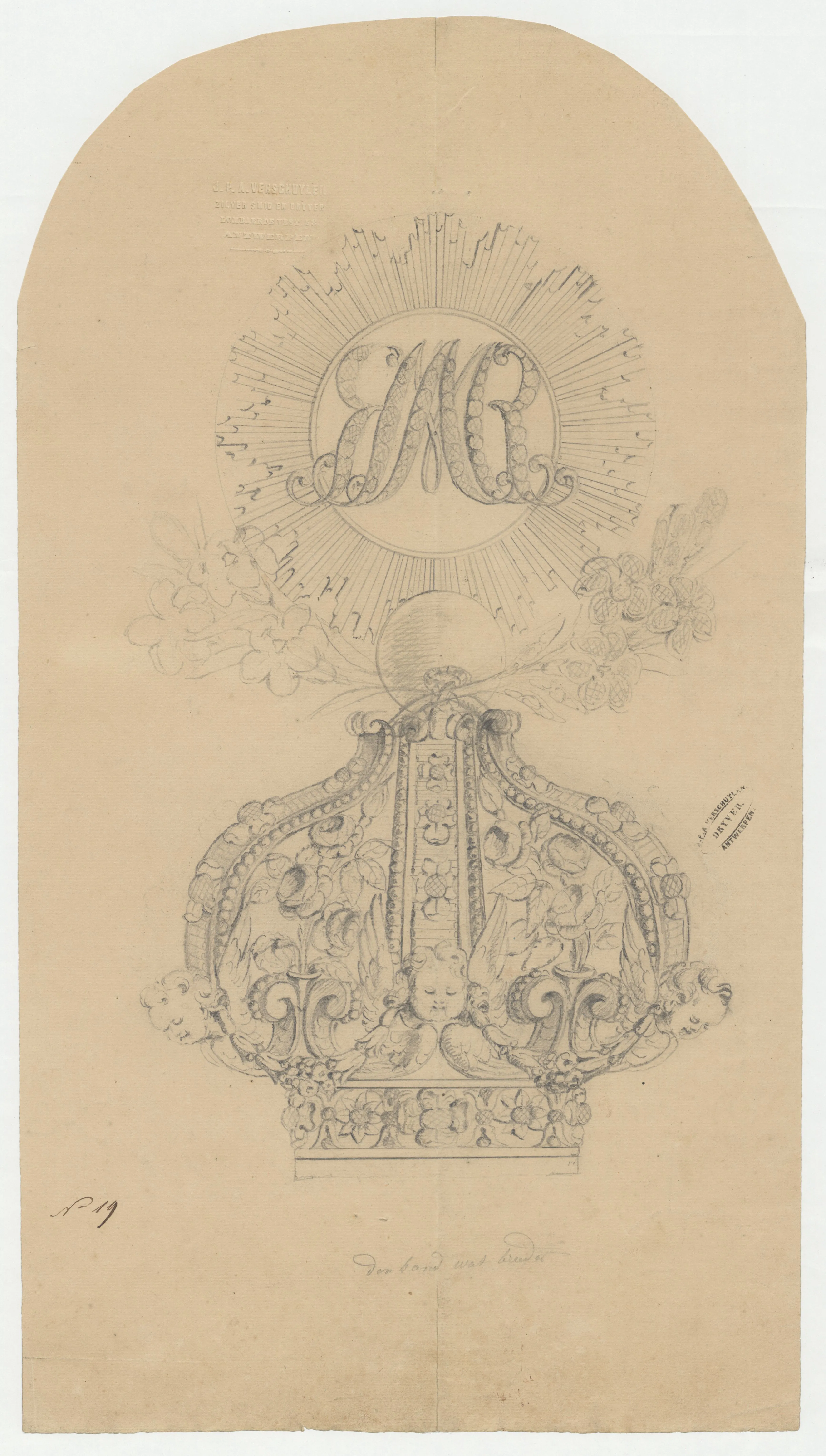 Dibujo histórico a lápiz de una corona ornamentada rematada con un monograma M radiante, flanqueada por querubines y motivos florales sobre papel beige envejecido