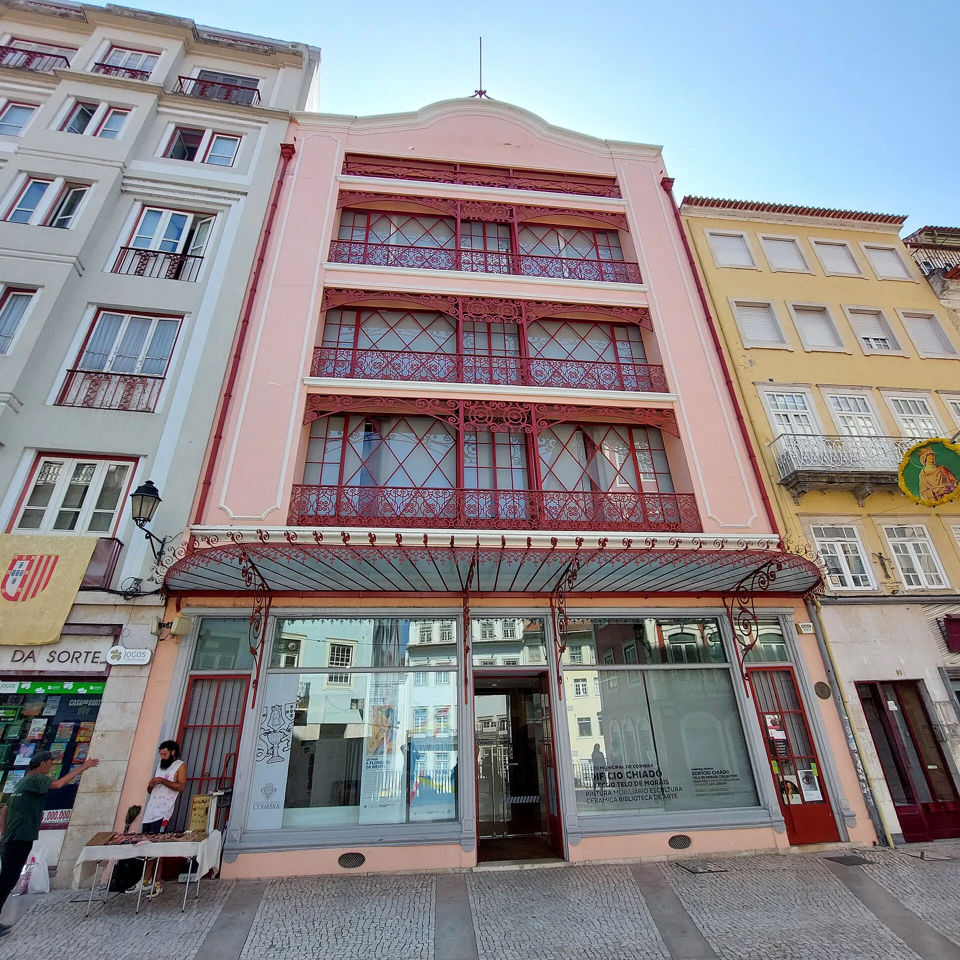 Exterior view of Edifício Chiado – Telo de Morais Collection in Coimbra.