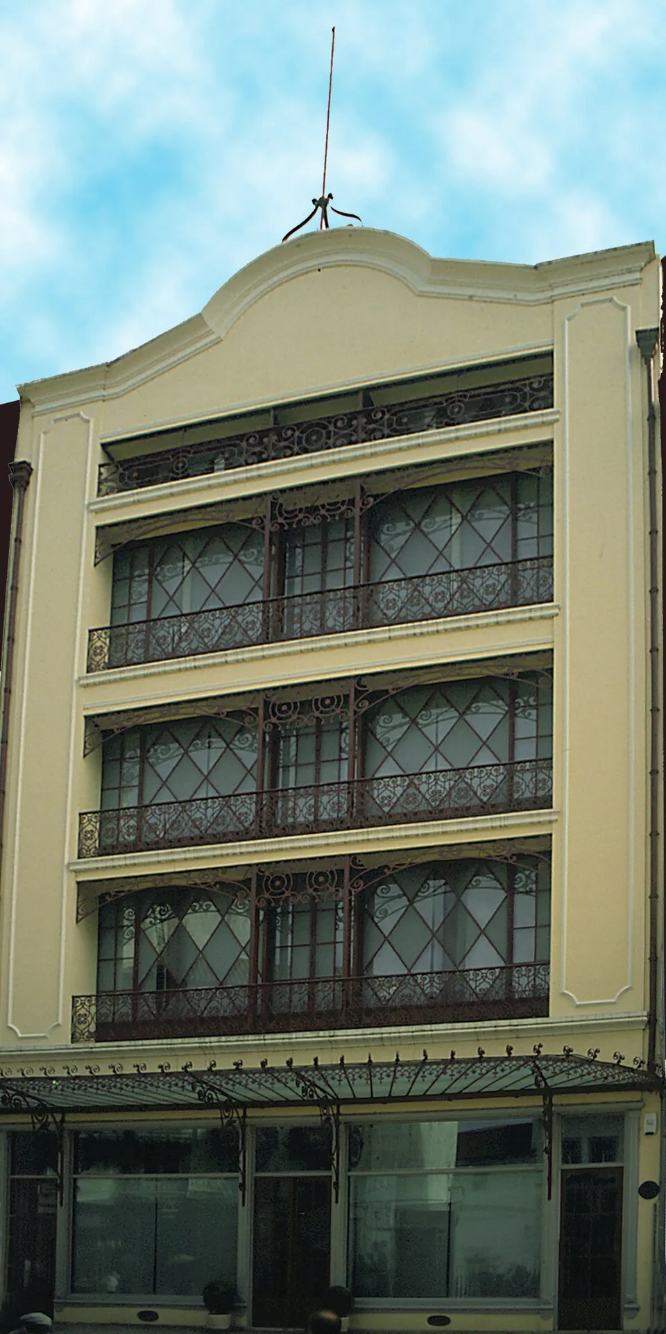 Exterior view of Edifício Chiado – Telo de Morais Collection in Coimbra.