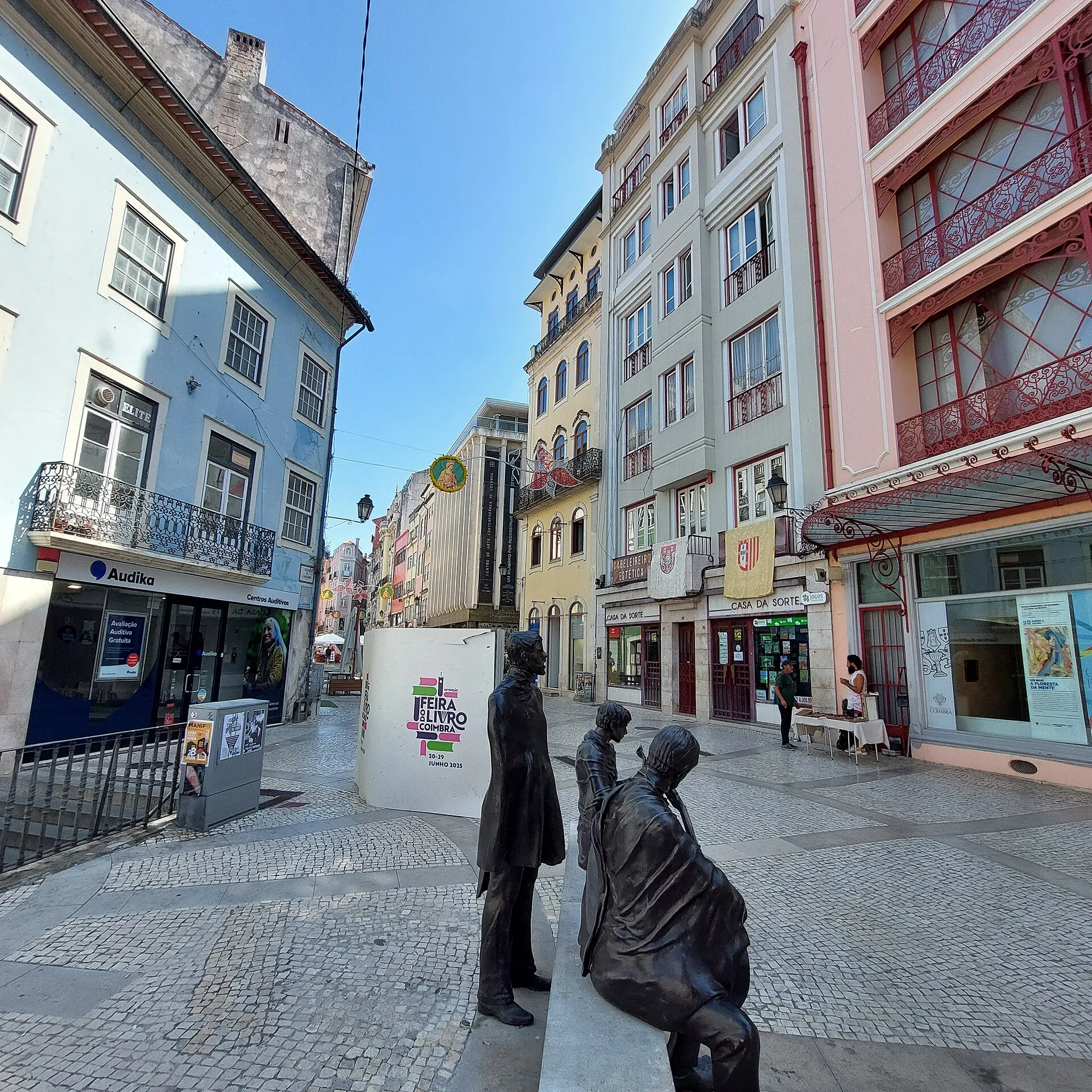Exterior view of Edifício Chiado – Telo de Morais Collection in Coimbra.