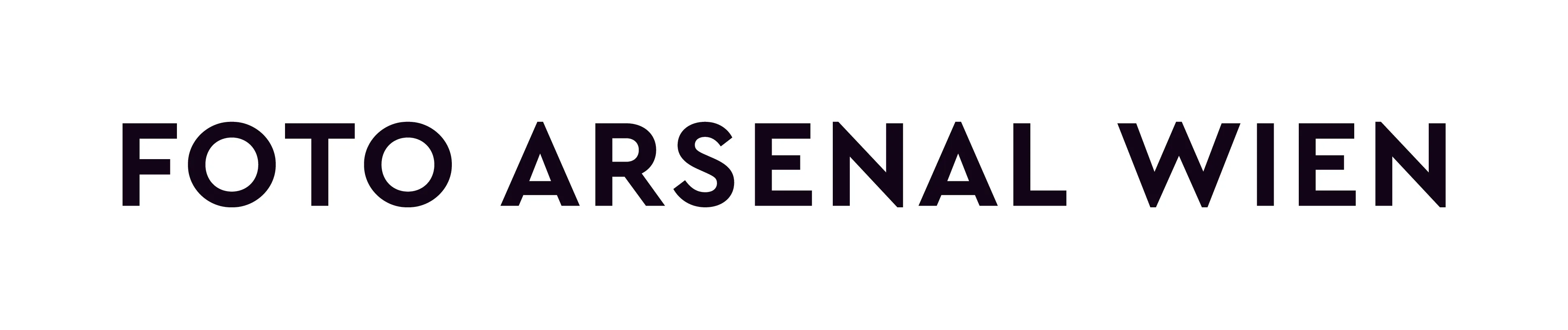 De tekst 'FOTO ARSENAL WIEN' in vetgedrukte, zwarte, hoofdletters op een witte achtergrond