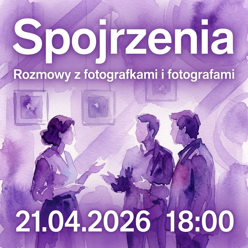 A watercolor illustration of a discussion event featuring three people in a gallery setting, with photography on the walls, promoting the 'Spojrzenia' series with photographers Maciej Nabrdalik and Czarek Sokołowski.