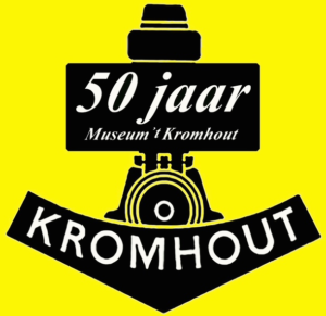 Logotipo del 50 aniversario del Museo 't Kromhout, con texto negro y gráfico de motor de barco sobre fondo amarillo