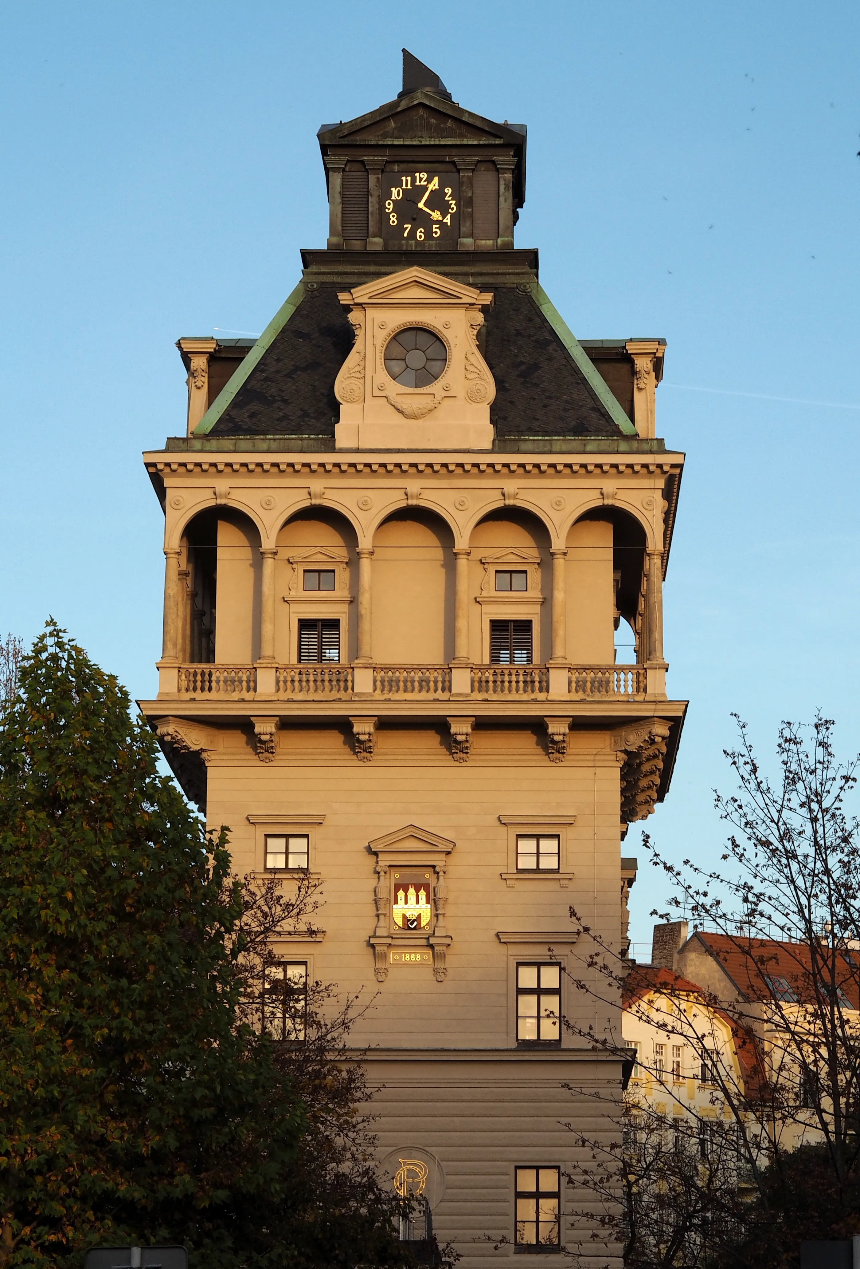 Grafiek met openingstijden van het museum voor Letná Water Tower