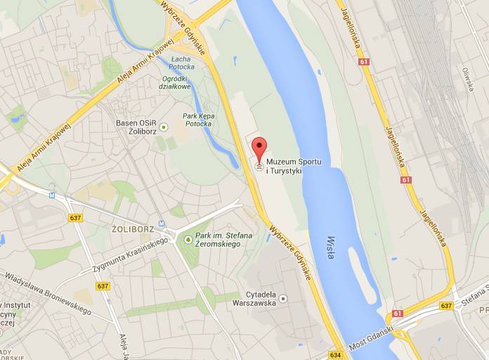 mapa z czerwoną pinezką zaznaczającą lokalizację Muzeum Sportu i Turystyki w Warszawie