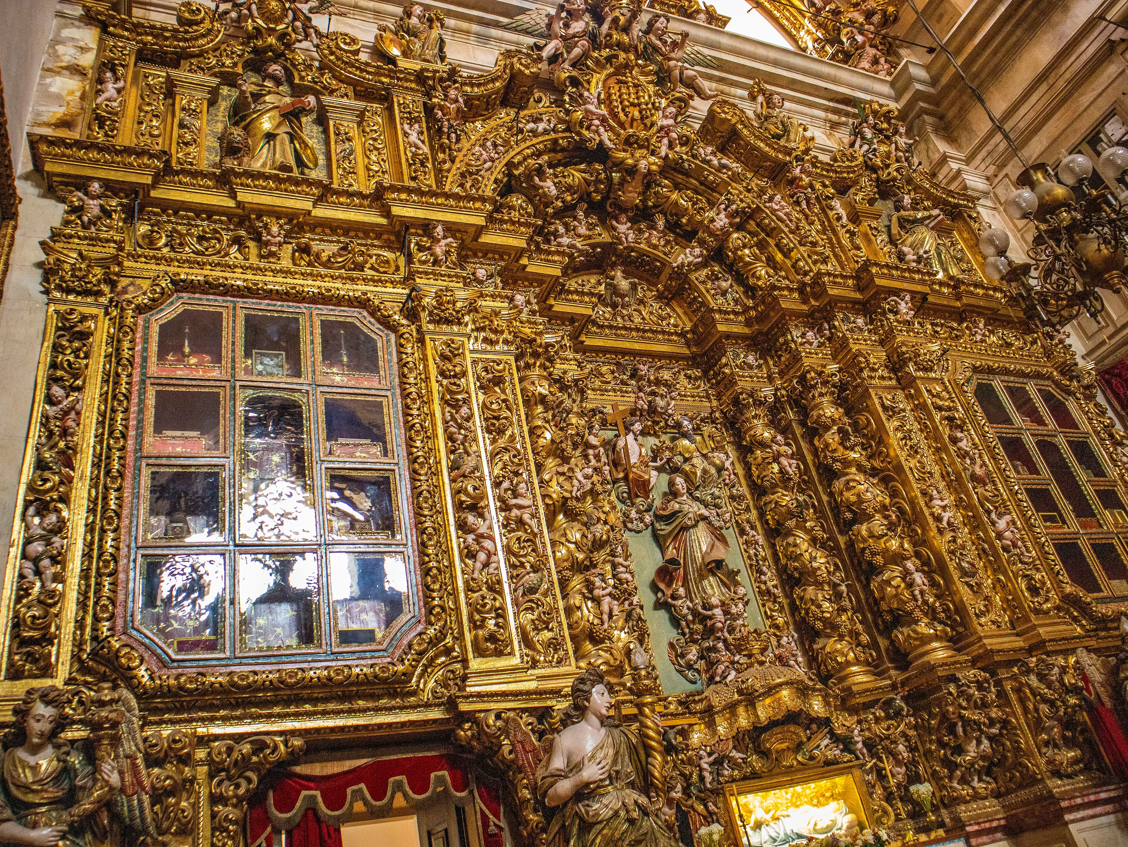 Interior view of New Cathedral of Coimbra in Coimbra.