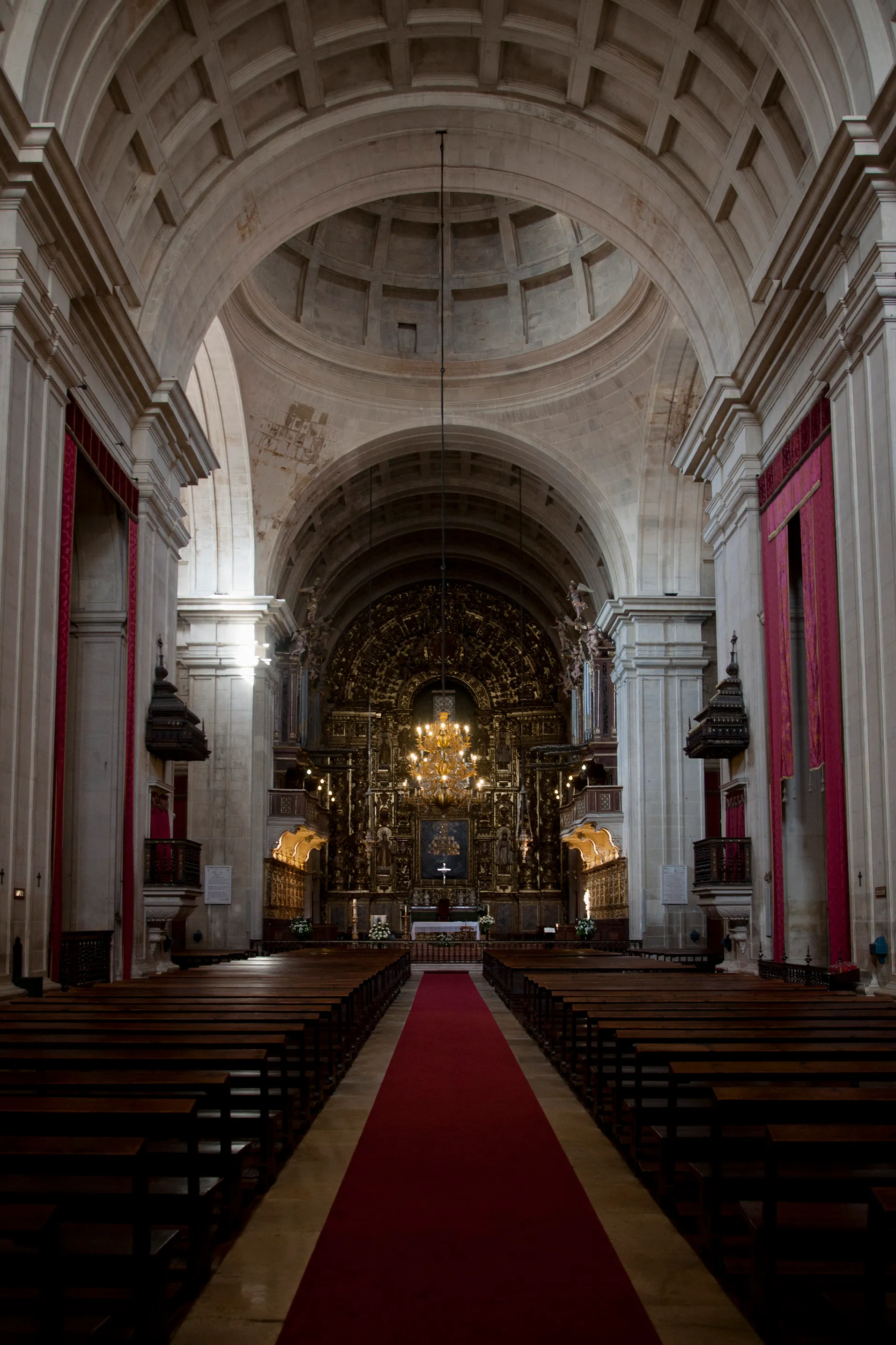 Vista representativa de la Nueva Catedral de Coímbra en Coímbra.