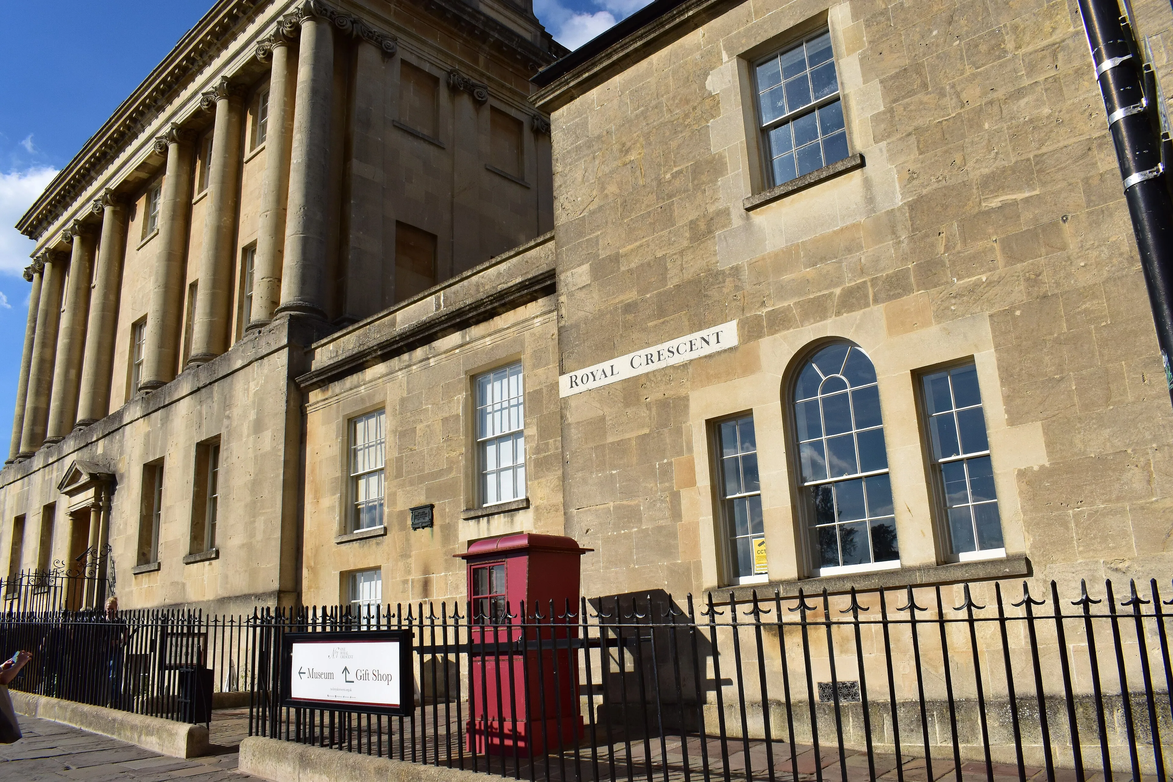 Vista exterior del No. 1 Royal Crescent en Bath.