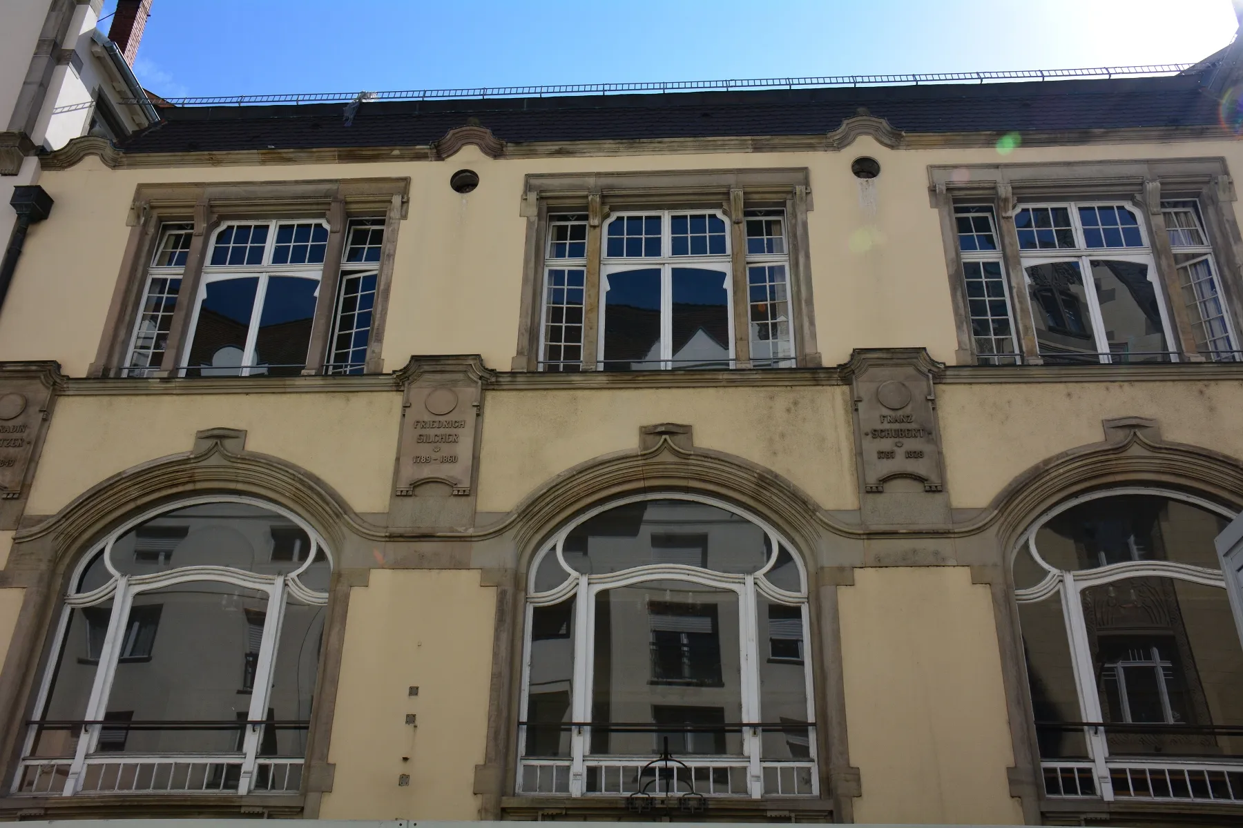 Reprezentatywny widok Palais des Fêtes w Strasburgu.