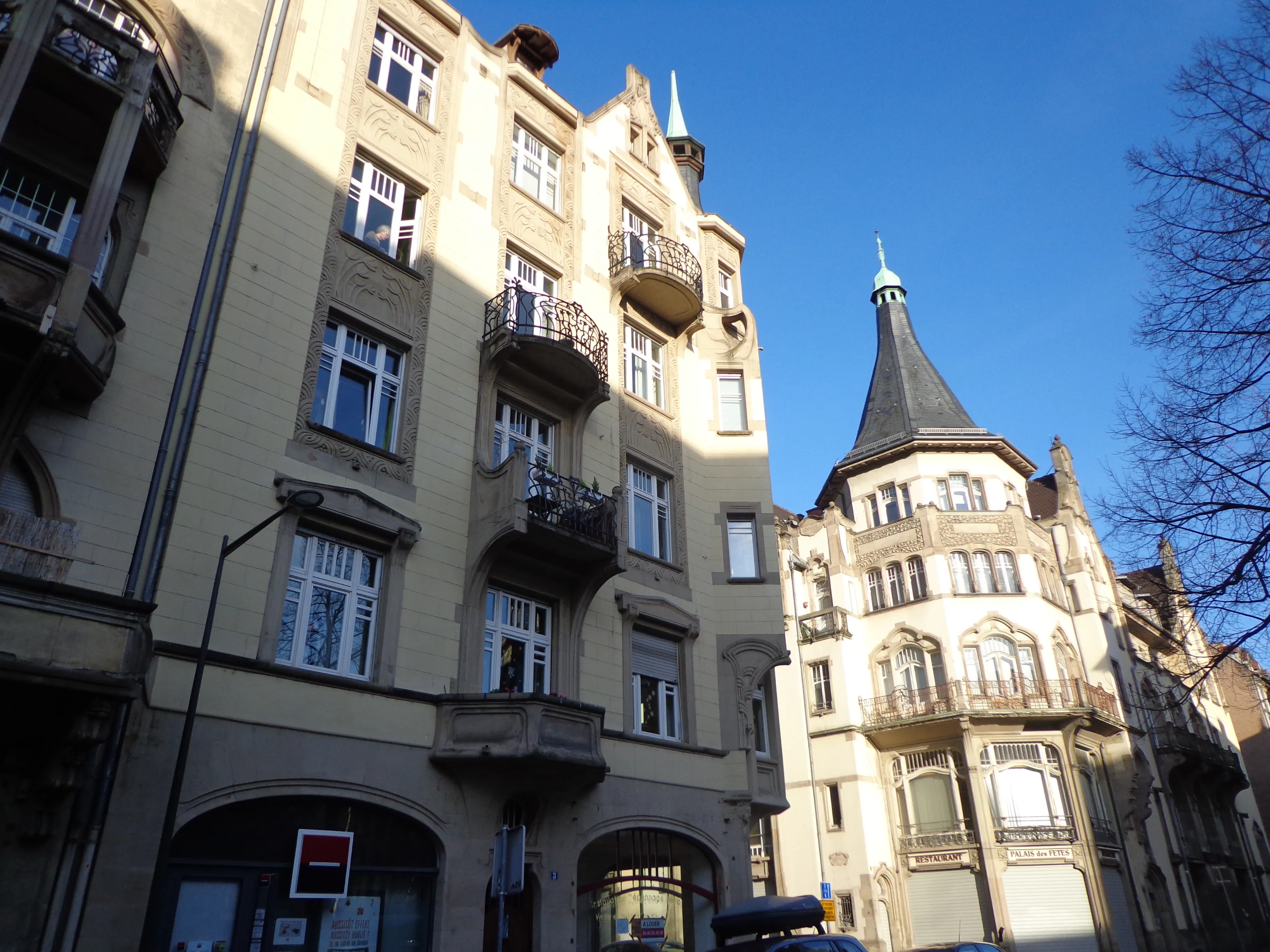 Reprezentatywny widok Palais des Fêtes w Strasburgu.