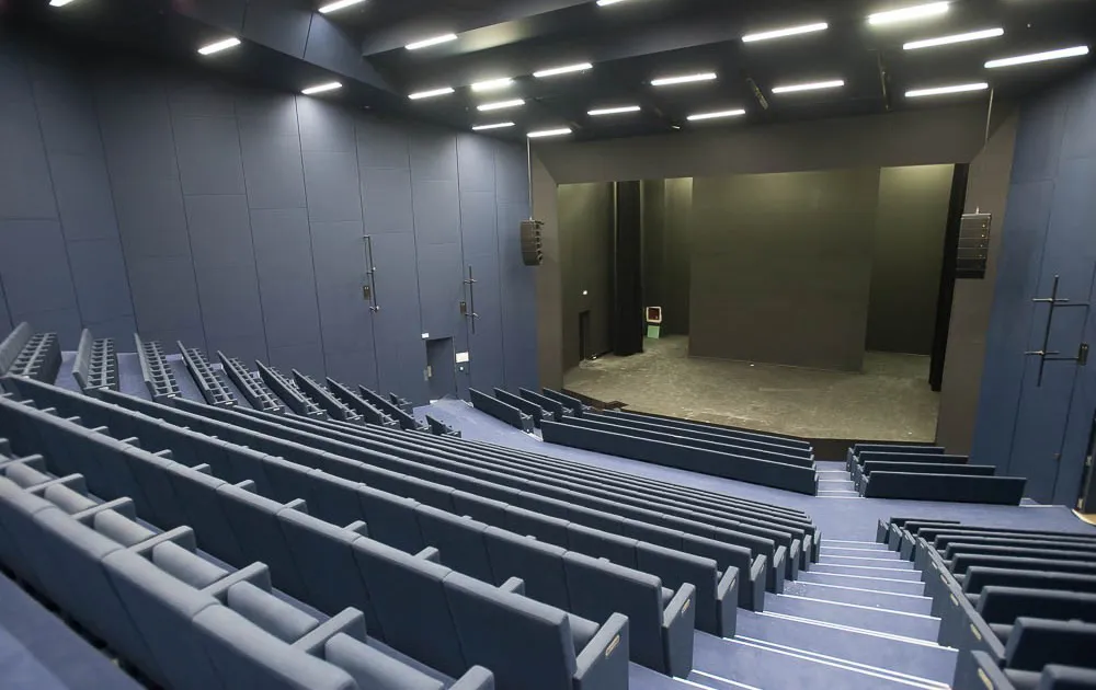 Vista representativa del Palais de la Musique et des Congrès en Estrasburgo.