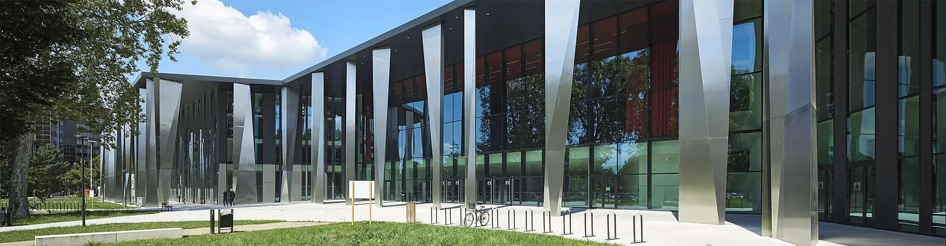 Vista representativa del Palais de la Musique et des Congrès en Estrasburgo.