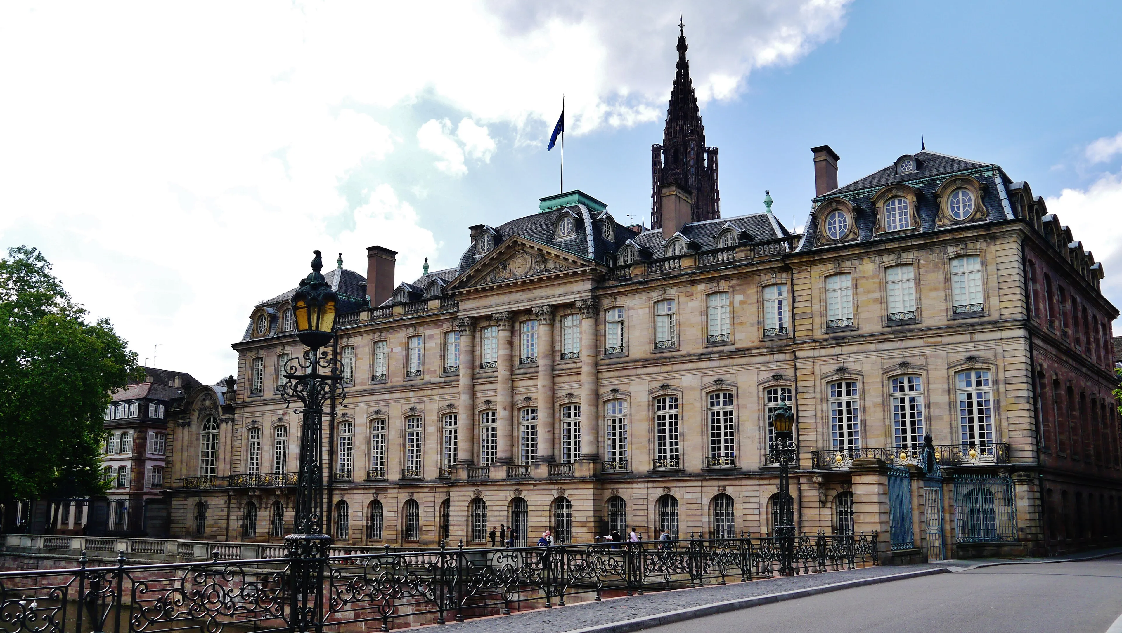 Vista exterior del Palais Rohan en Estrasburgo.