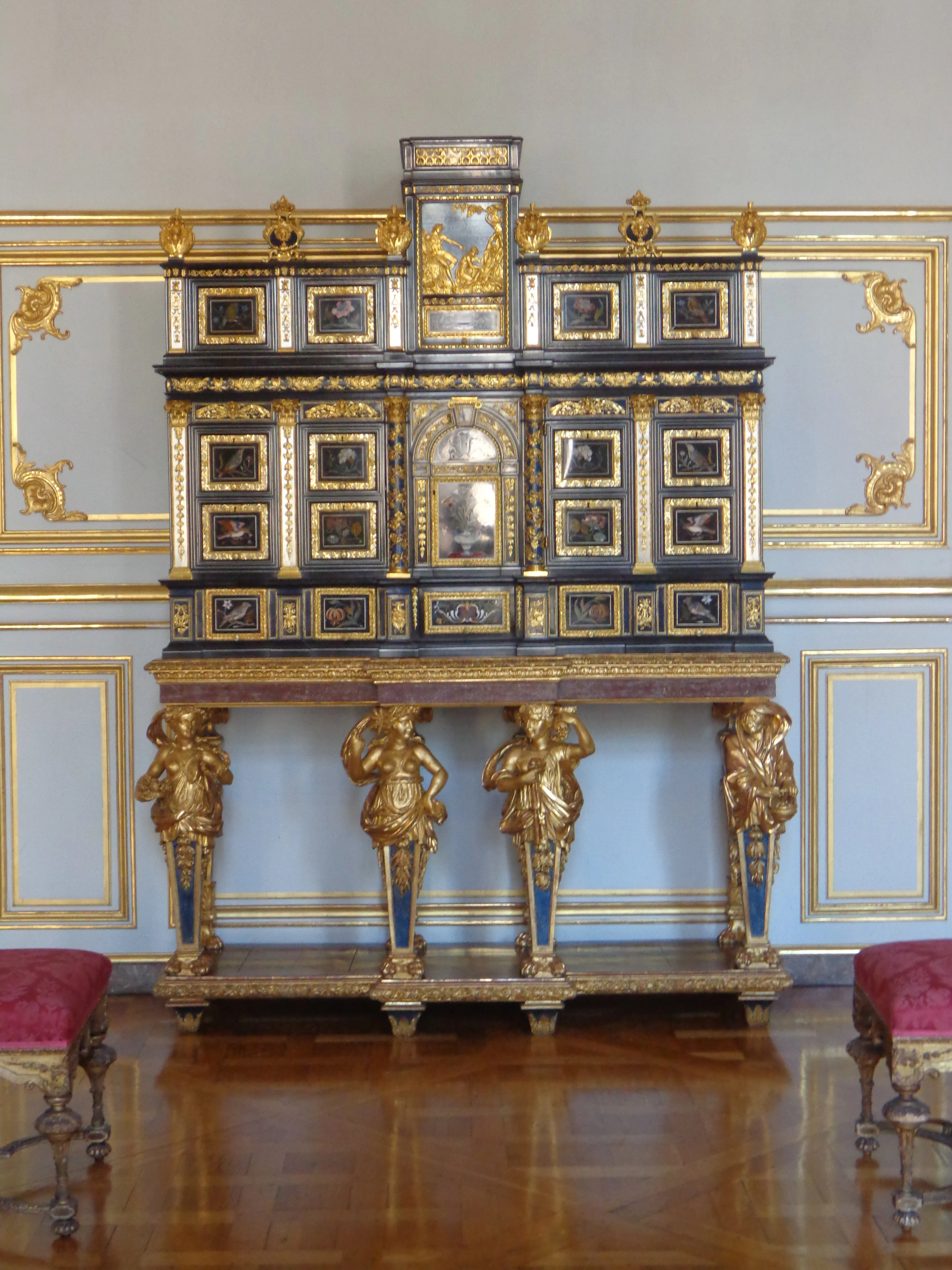 Vista representativa del Palais Rohan en Estrasburgo.