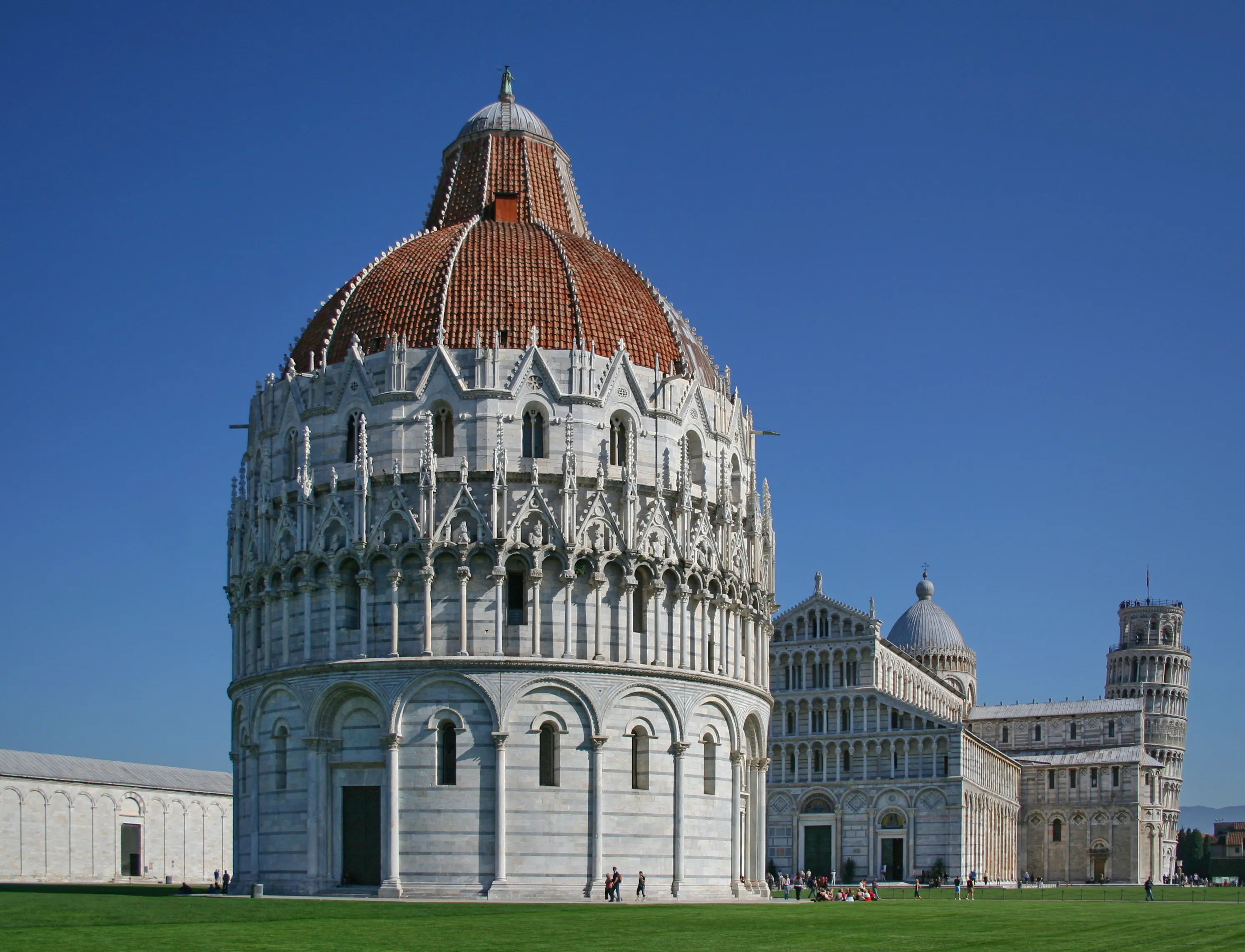 Vista representativa del Baptisterio de Pisa en Pisa.