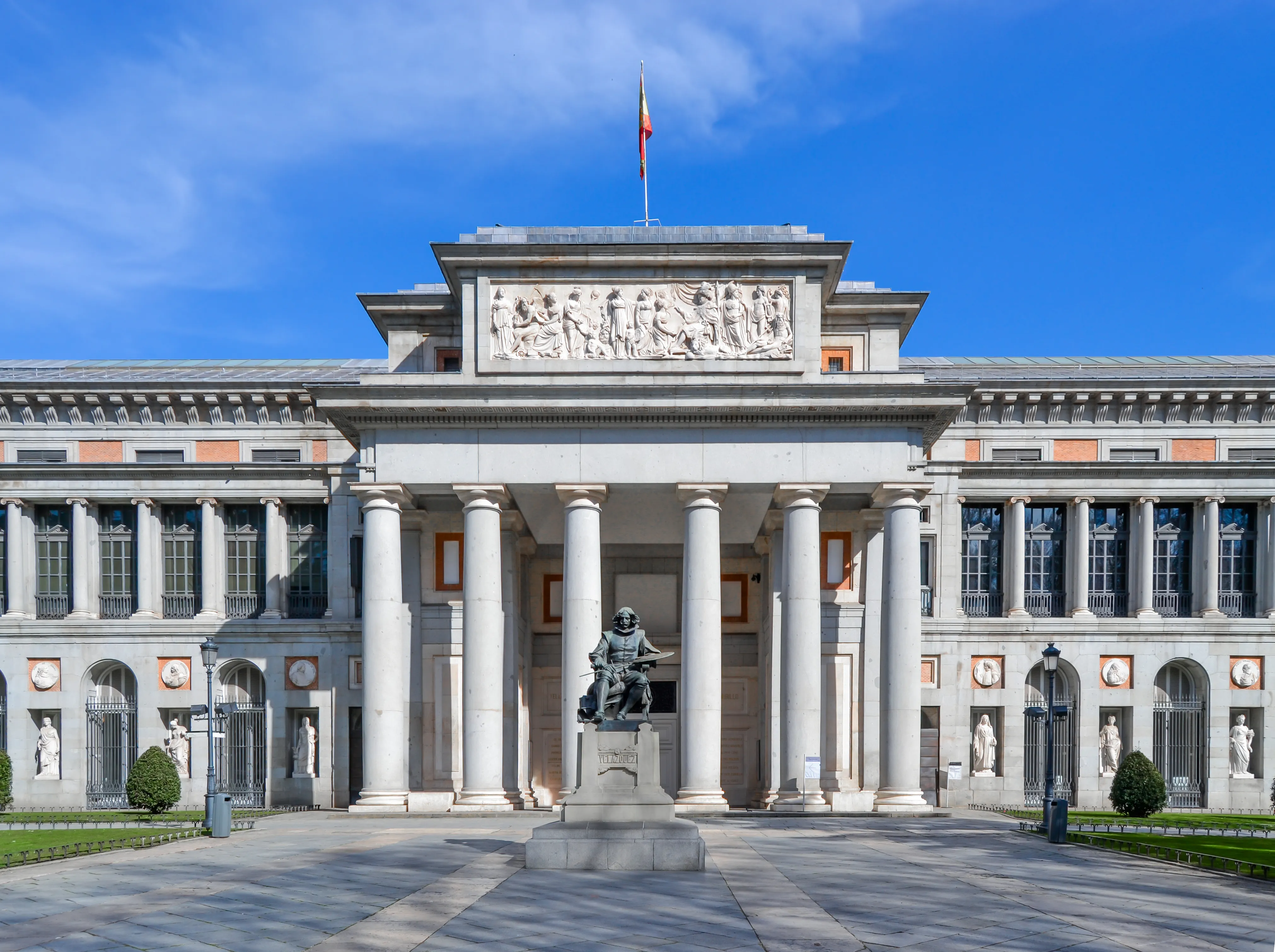 Museum opening-hours graphic for Prado National Museum