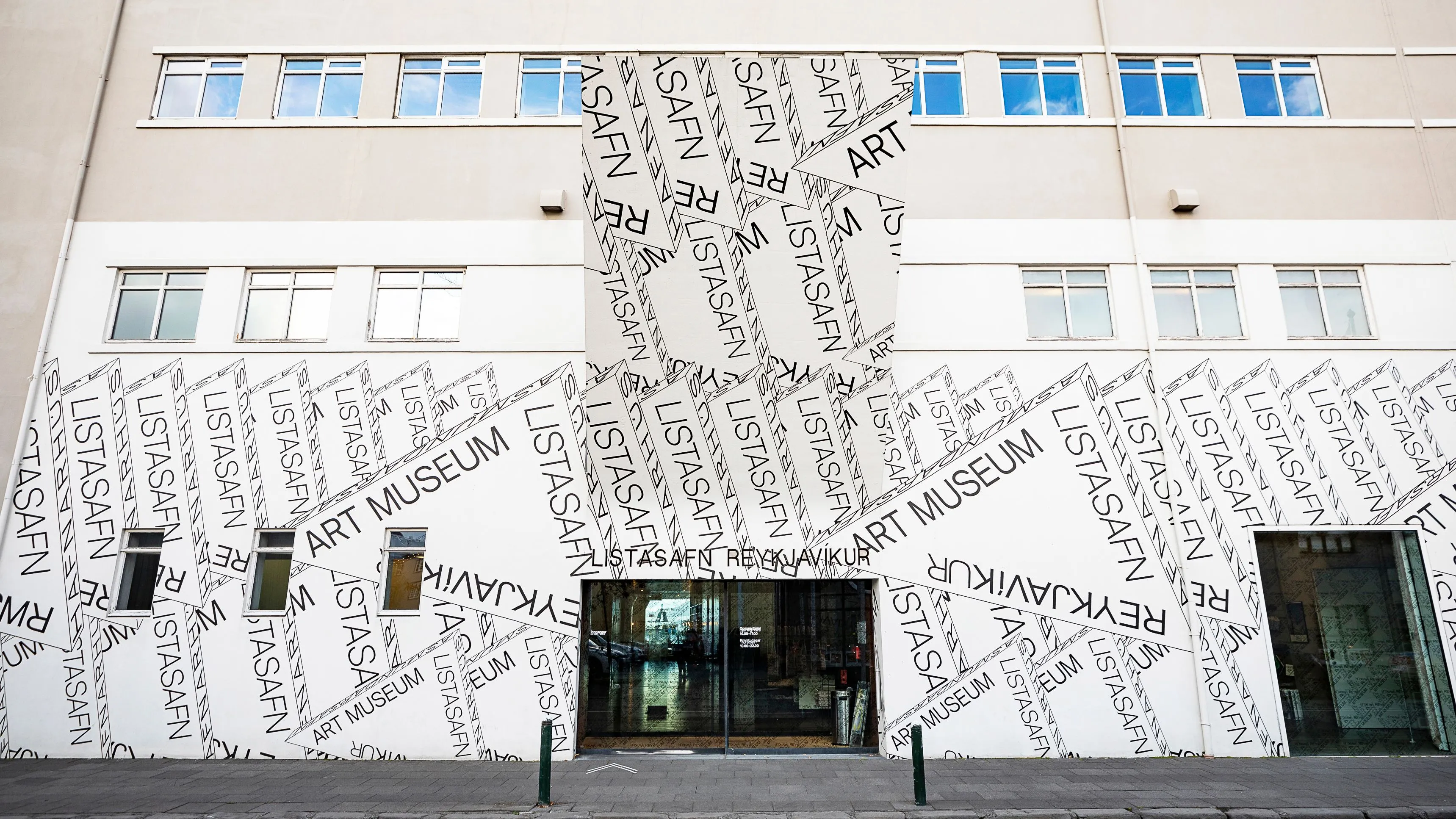 Museum opening-hours graphic for Reykjavík Art Museum – Hafnarhús