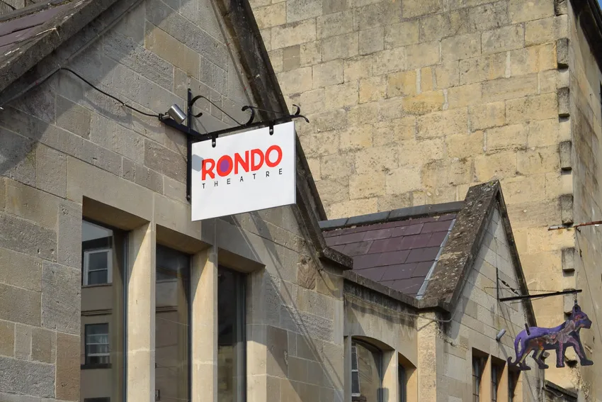 Vista representativa del Rondo Theatre en Bath.
