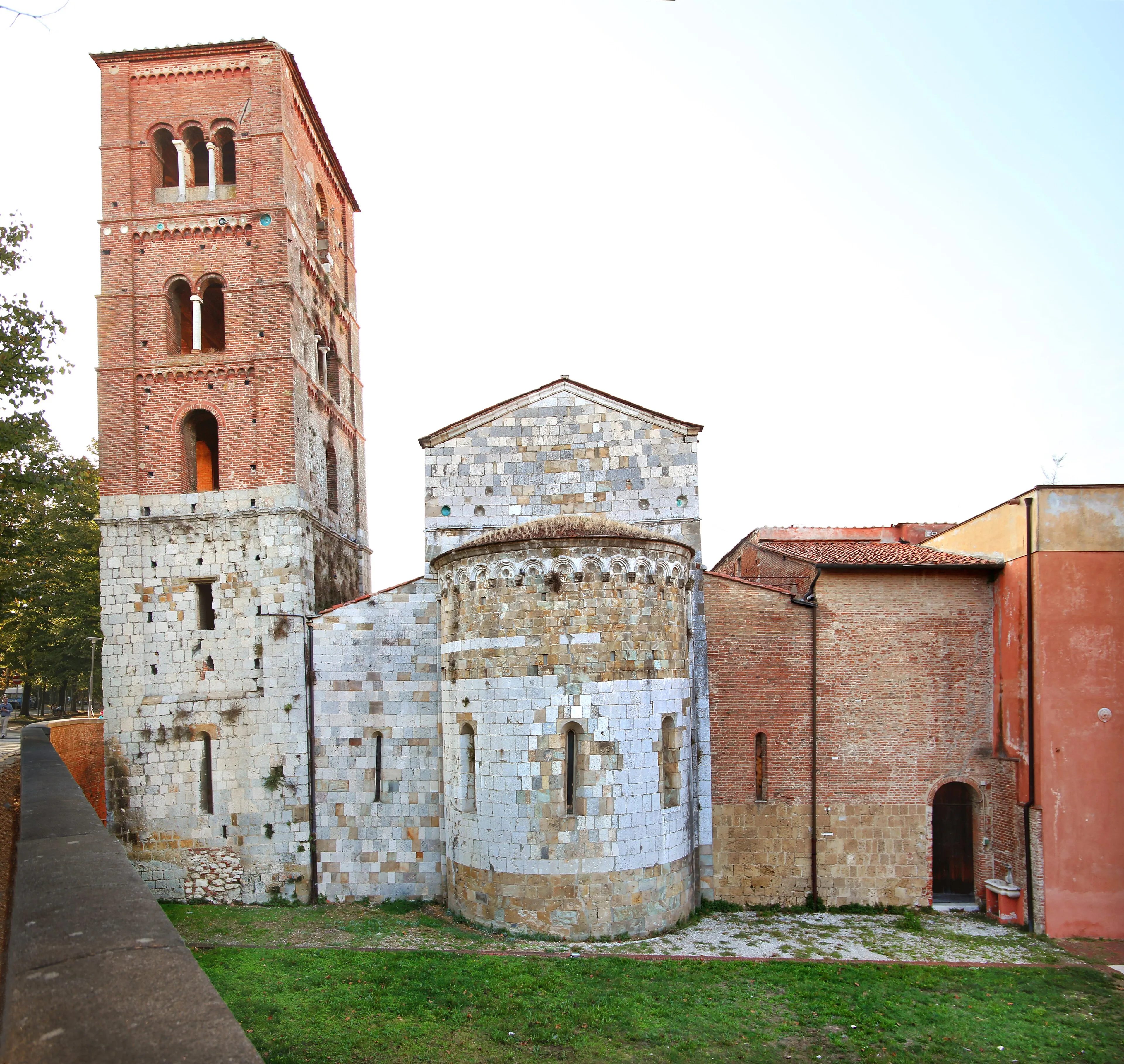 Exterior view of San Michele degli Scalzi in Pisa.
