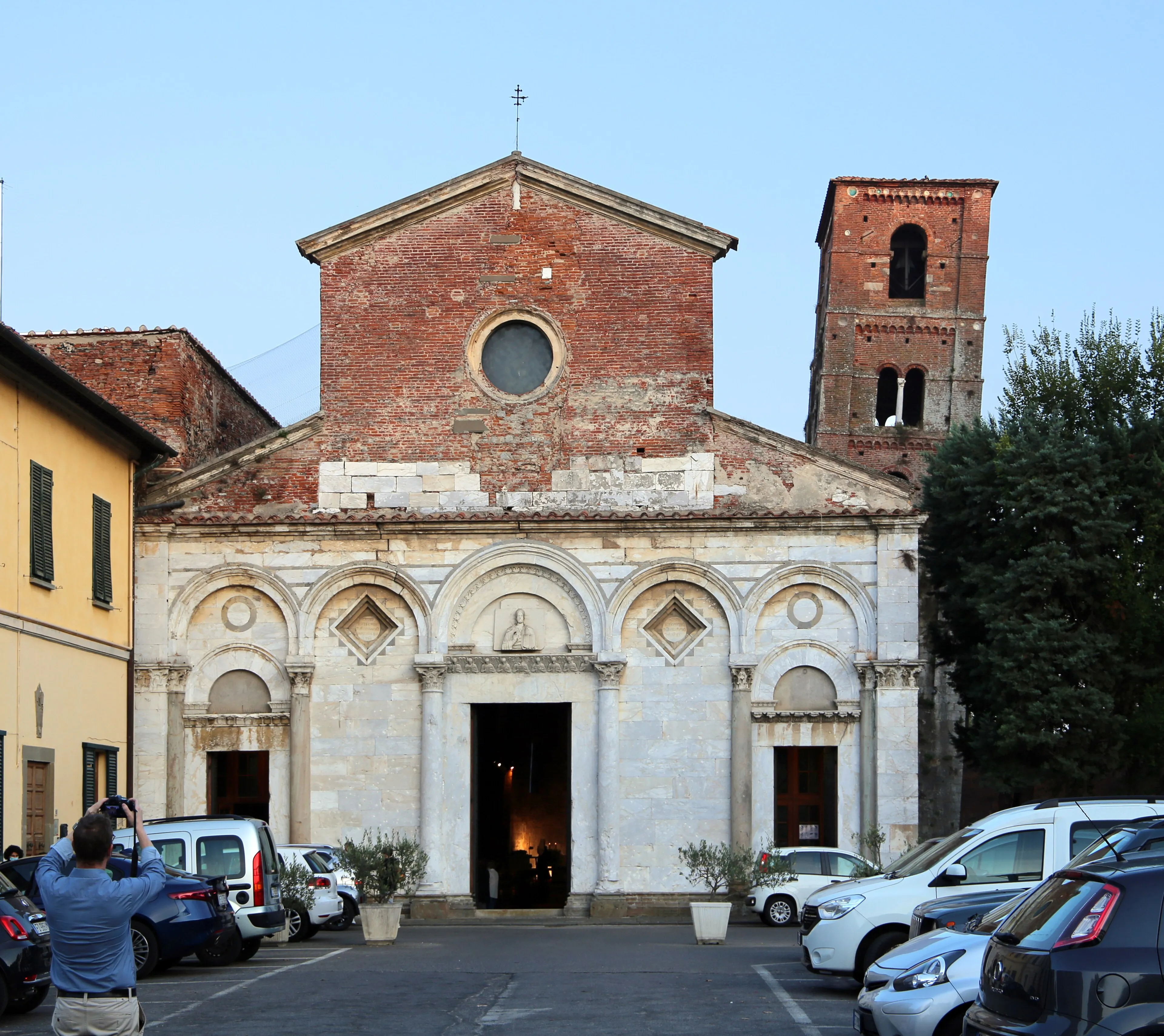 Exterior view of San Michele degli Scalzi in Pisa.