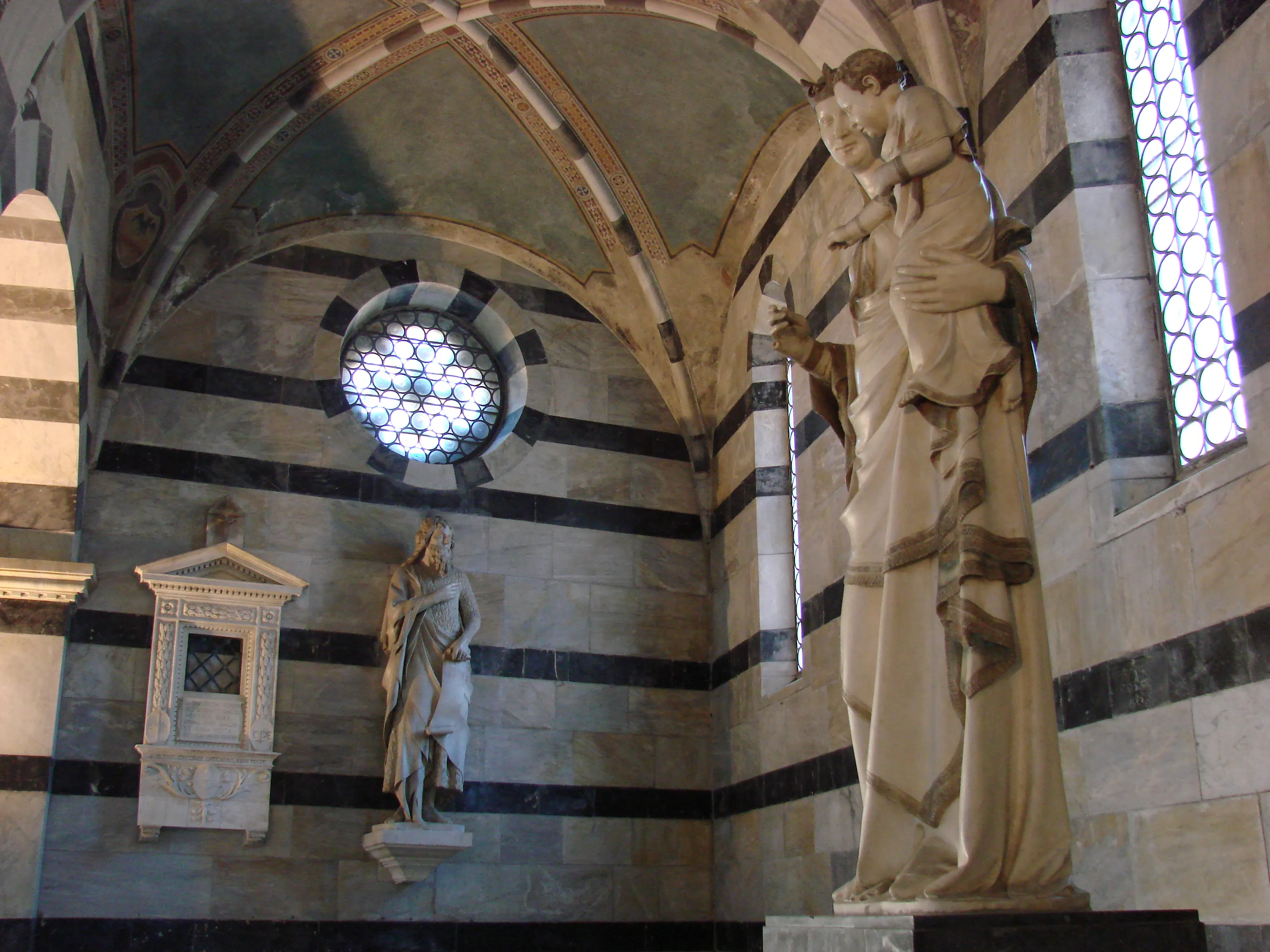 Vista representativa de Santa Maria della Spina en Pisa.