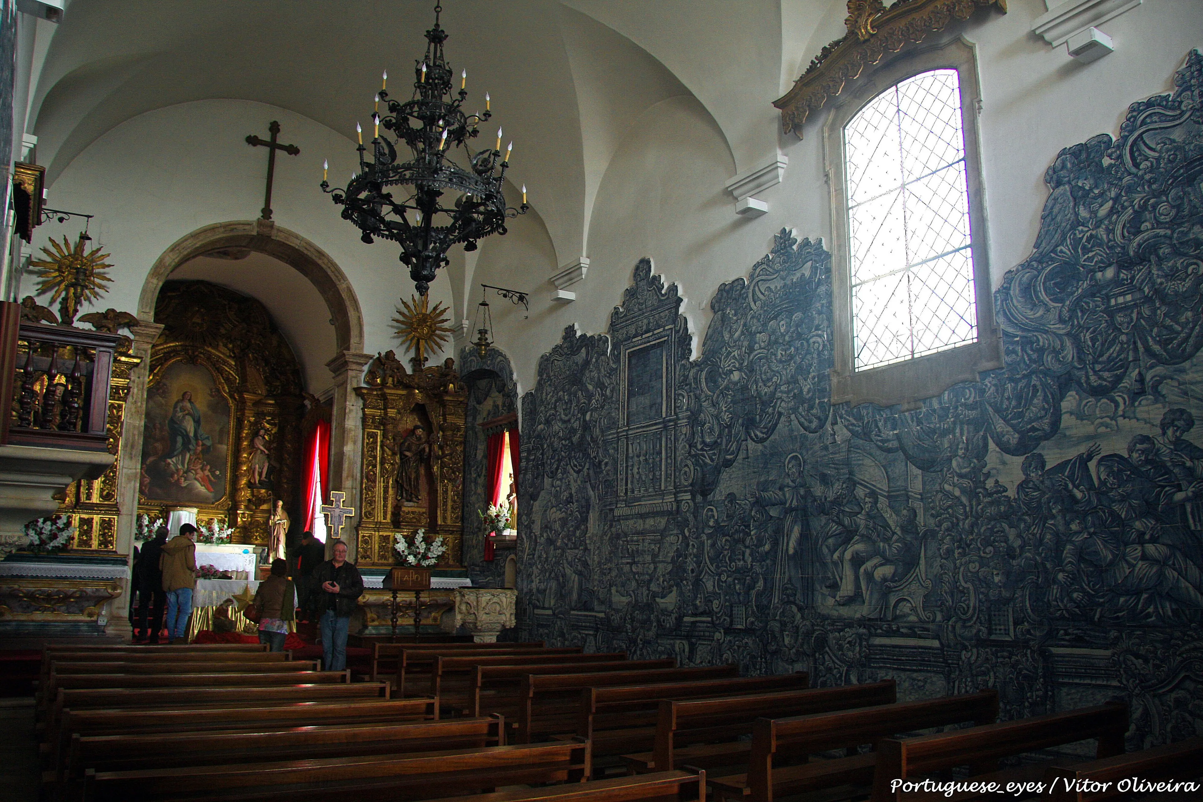 Vista interior de la Iglesia de Santo António dos Olivais en Coímbra.