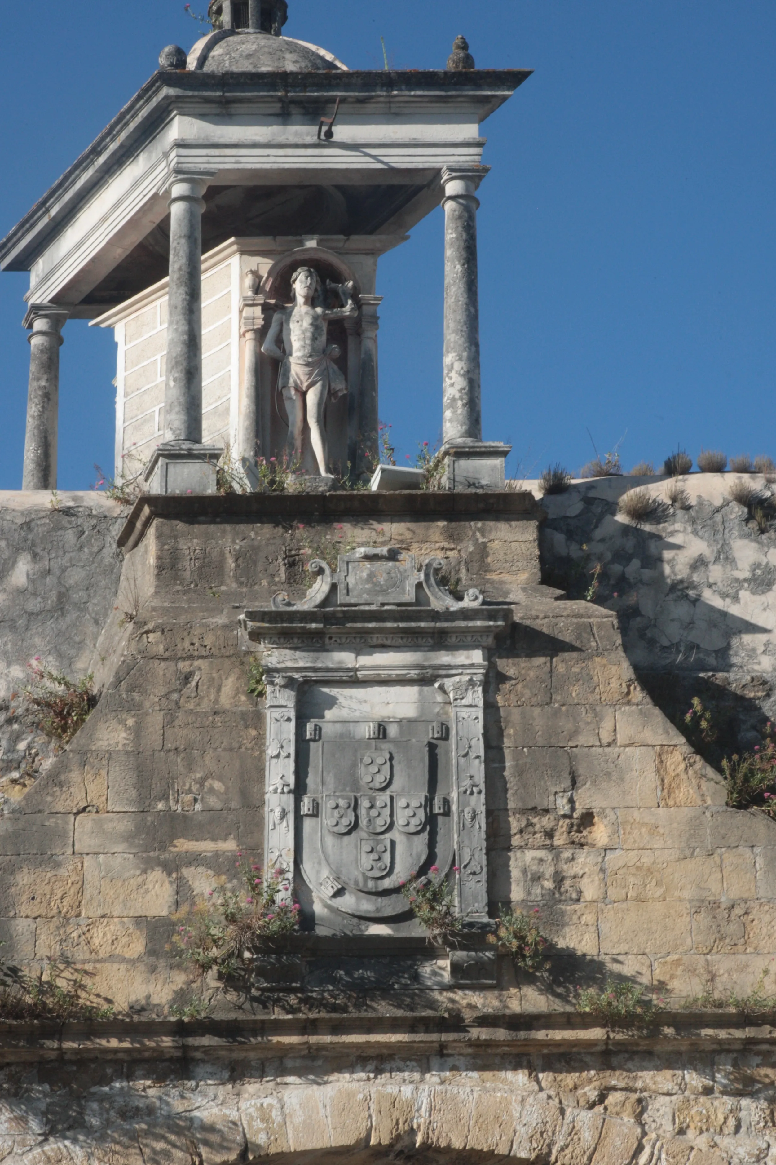 Representatief beeld van het aquaduct São Sebastião in Coimbra.