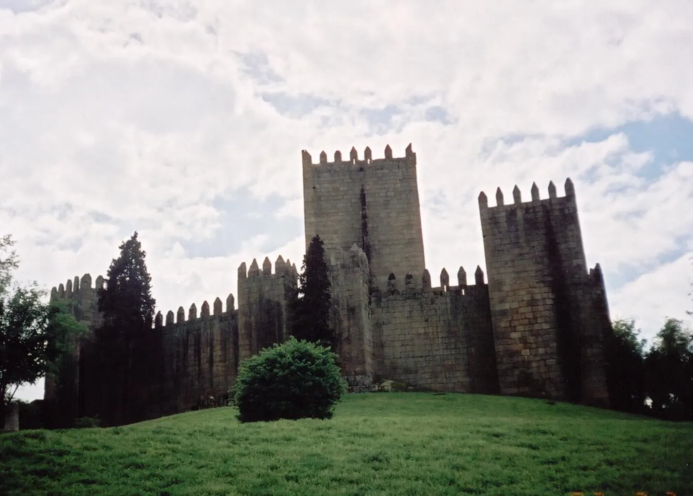 Representatief beeld van het Aquaduct van São Sebastião in Coimbra.