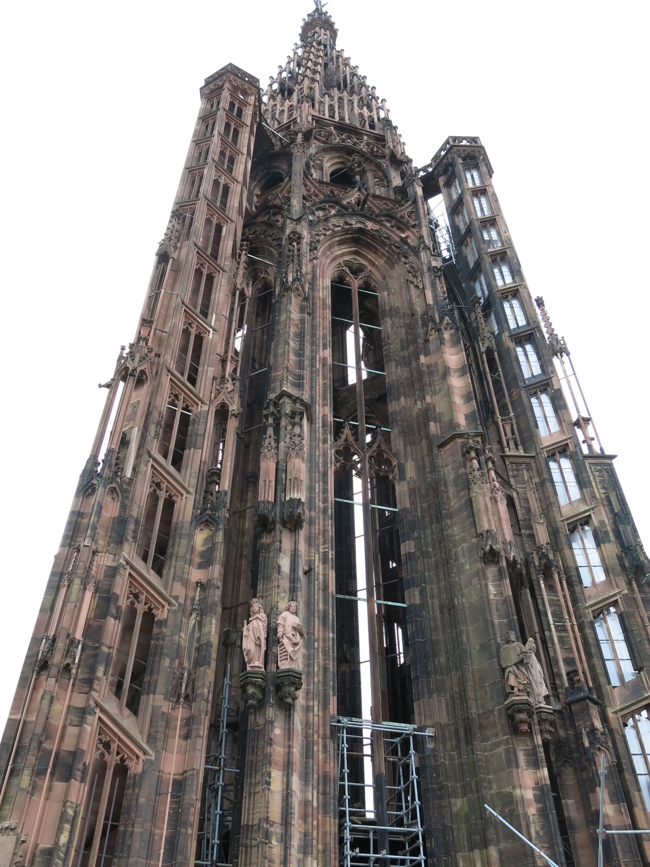 Widok z zewnątrz platformy katedry w Strasburgu w Strasburgu.