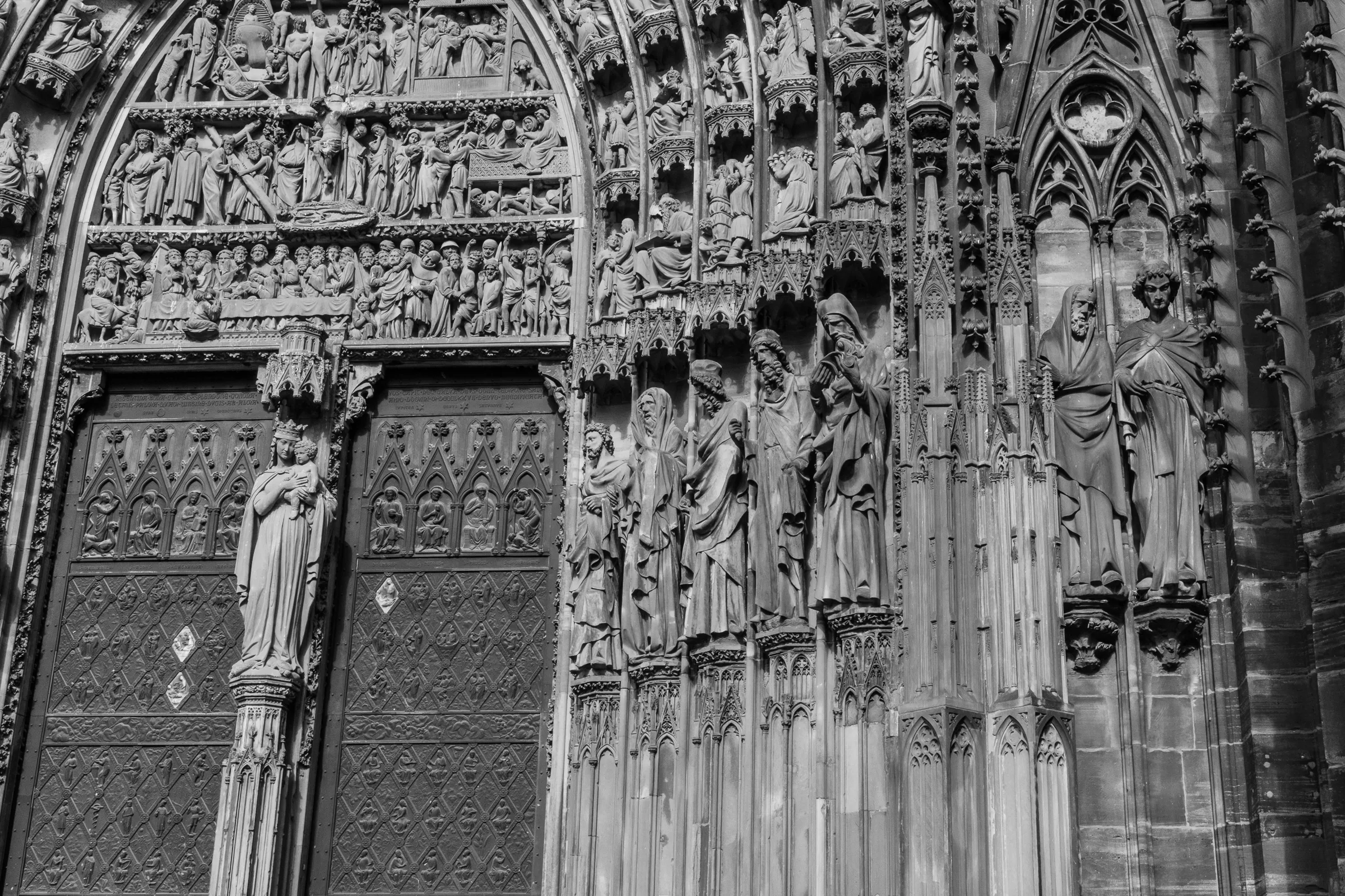 Vista exterior de la Catedral de Estrasburgo en Estrasburgo.