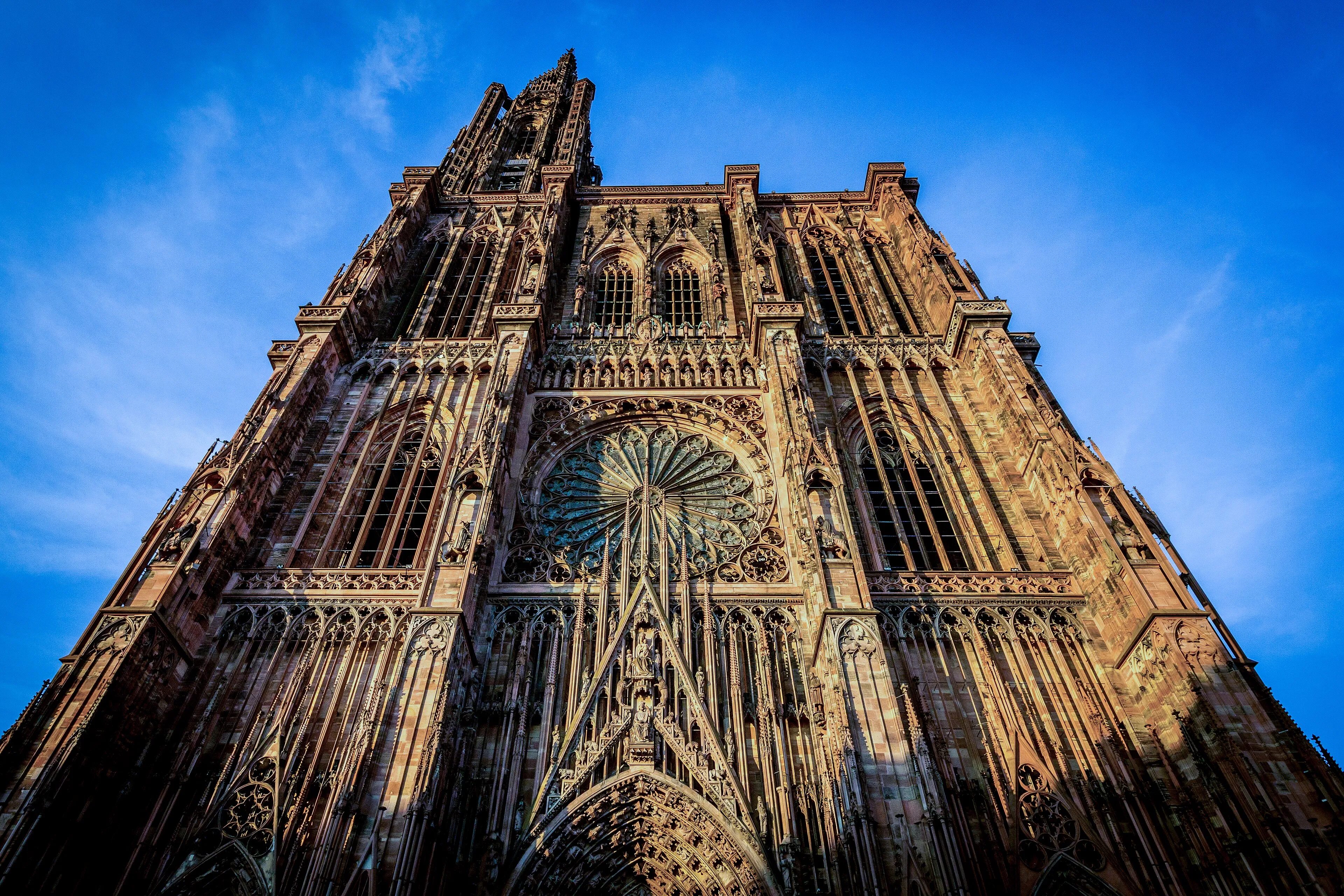 Vista exterior de la Catedral de Estrasburgo en Estrasburgo.