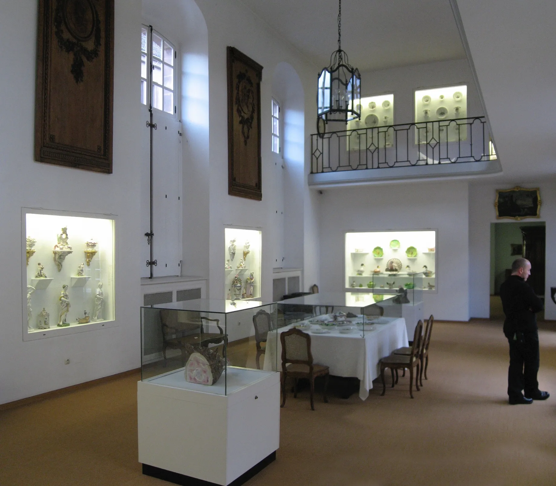 Widok wystawy lub kolekcji w Muzeum Sztuki Zdobniczej w Strasburgu.