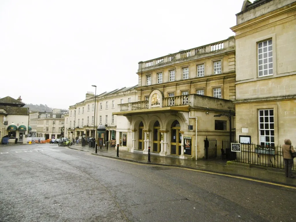 Widok reprezentatywny Theatre Royal Bath w Bath.
