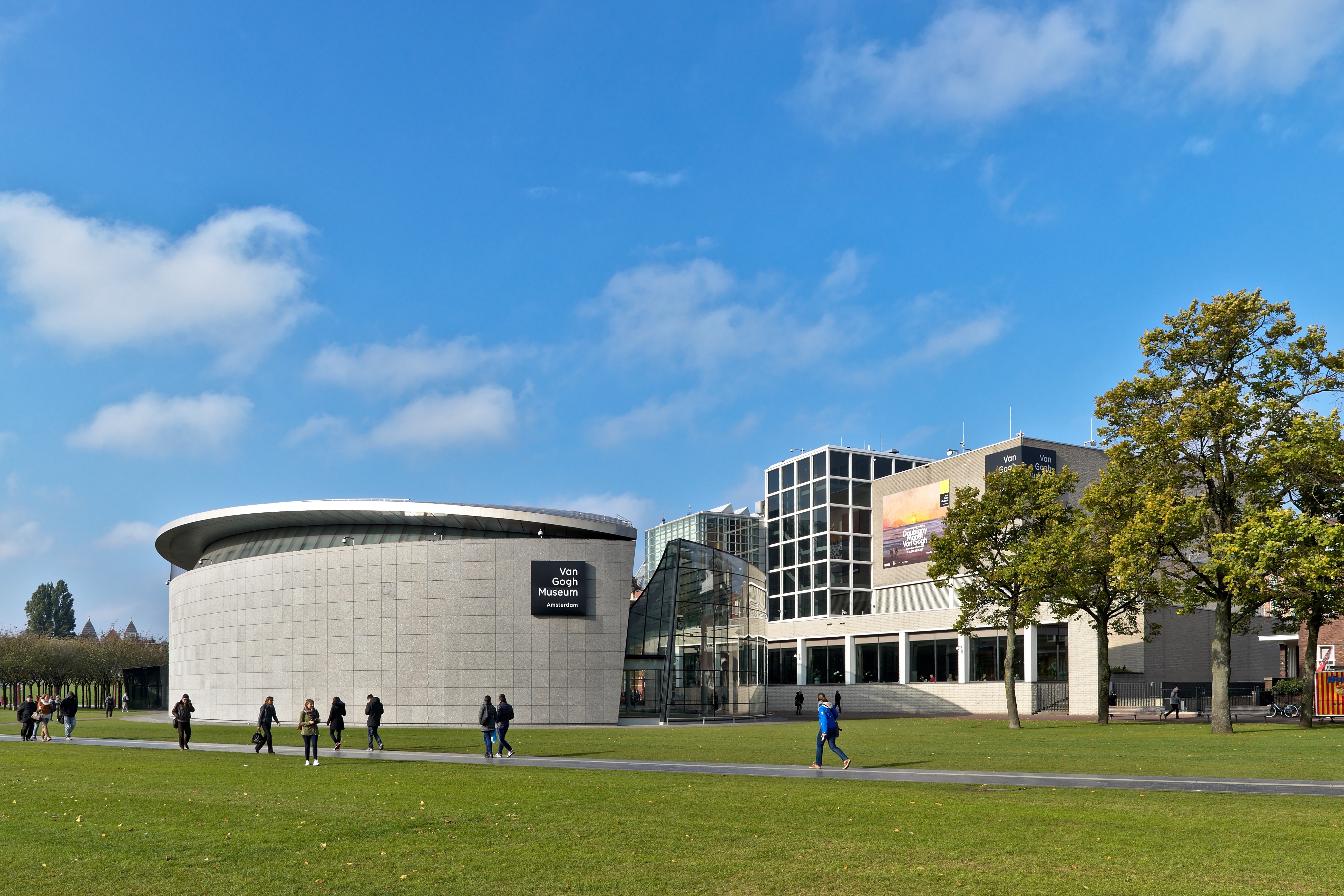 Museum opening-hours graphic for Van Gogh Museum