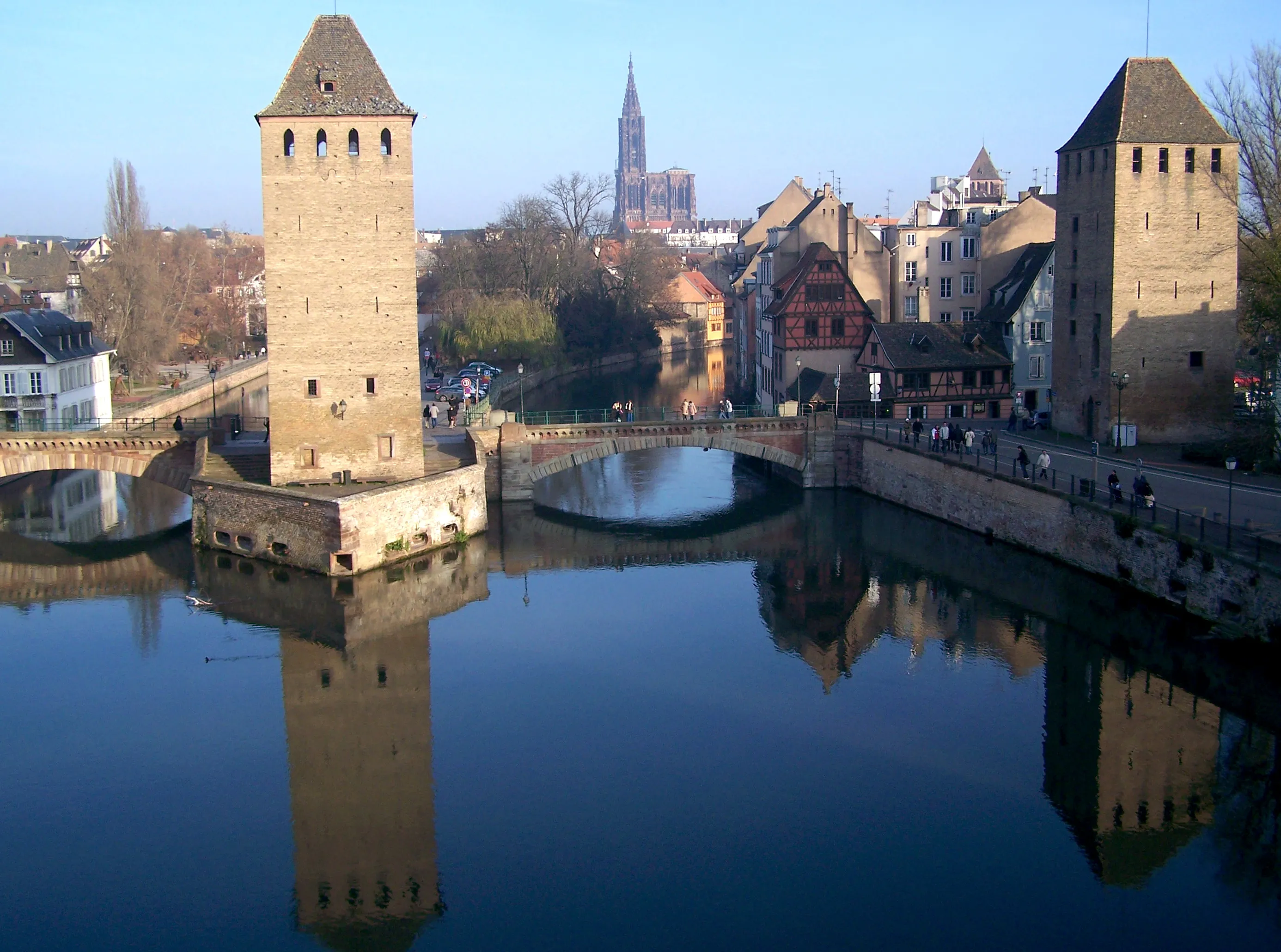 Vista representativa del Barrage Vauban en Estrasburgo.