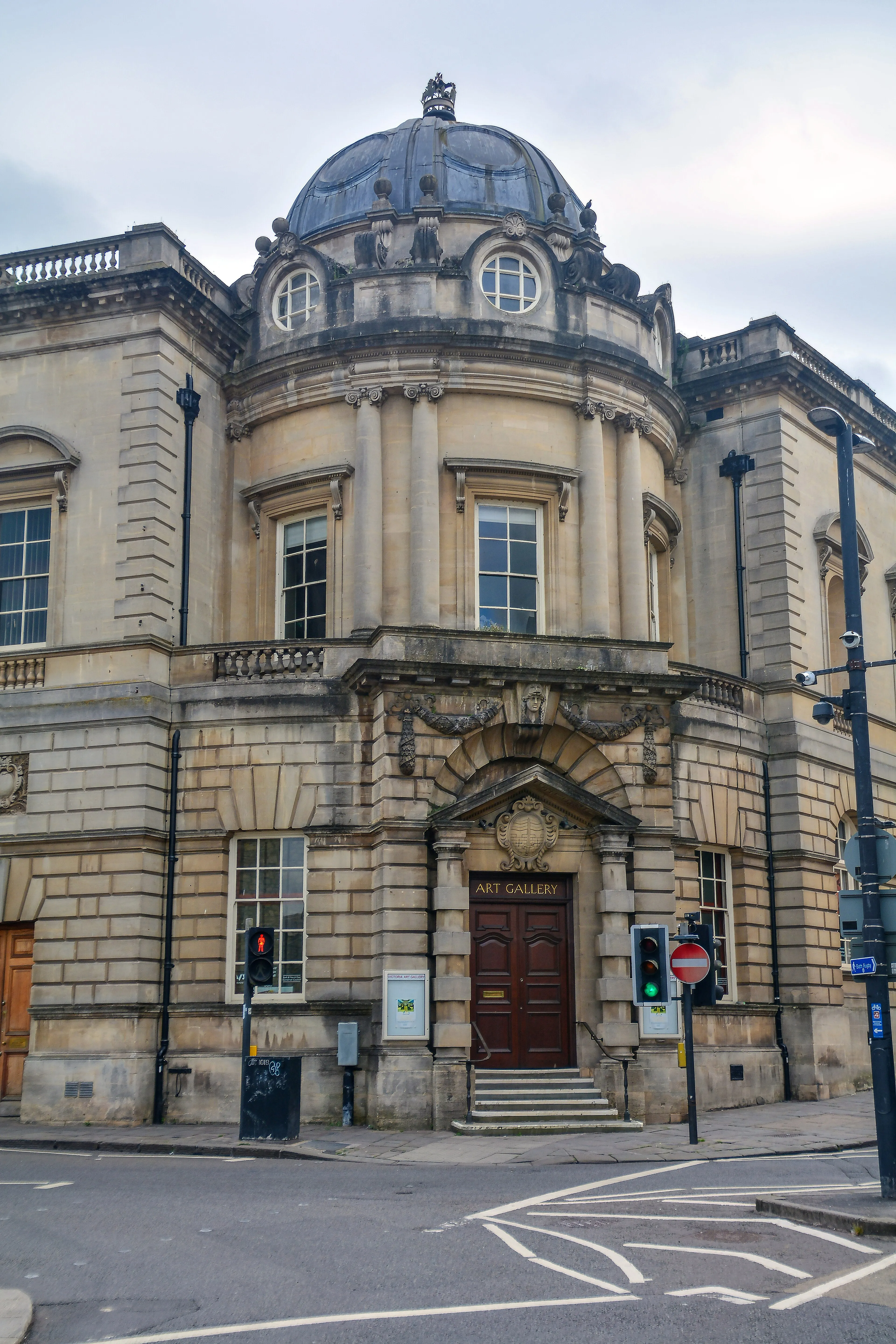 Vista representativa de la Victoria Art Gallery en Bath.